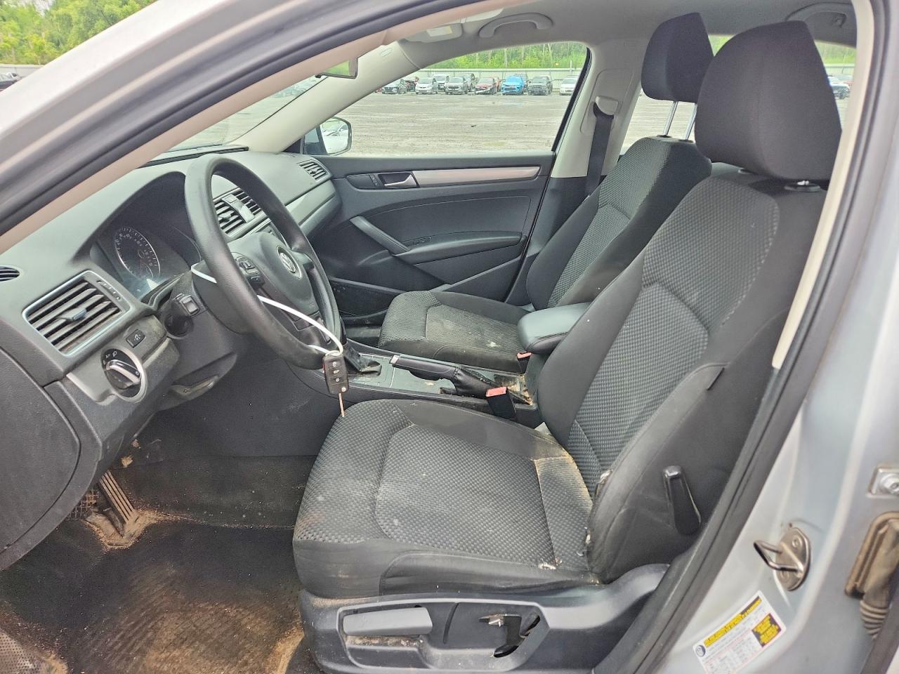 2014 Volkswagen Passat S Silver vin: 1VWAT7A30EC071005
