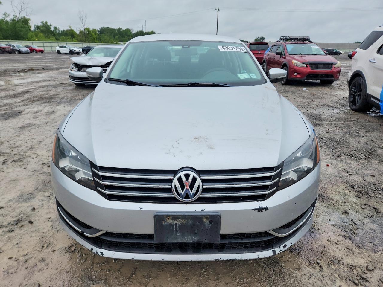 2014 Volkswagen Passat S Silver vin: 1VWAT7A30EC071005