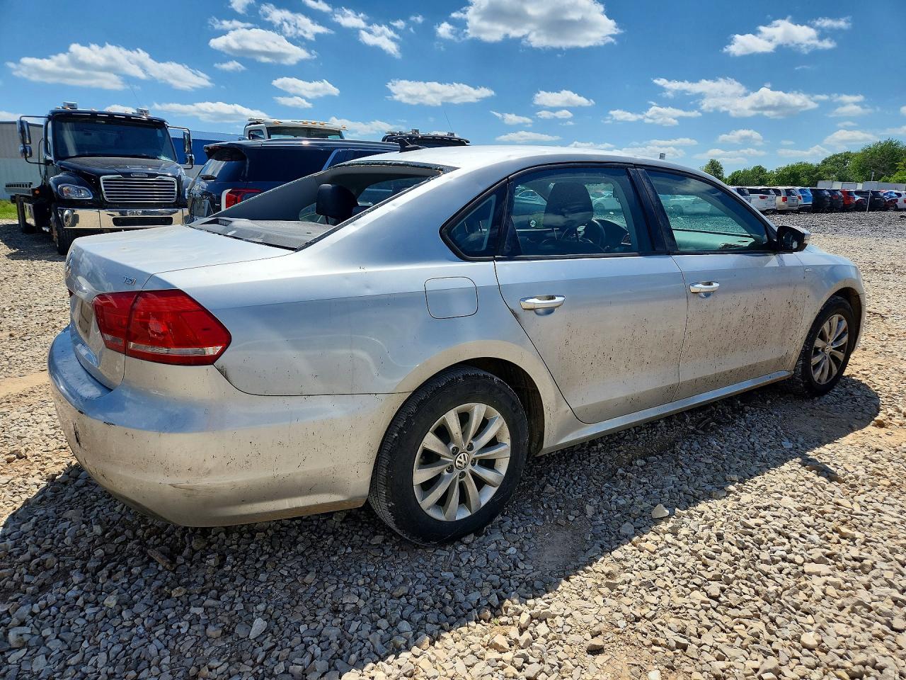 2014 Volkswagen Passat S Silver vin: 1VWAT7A30EC075846
