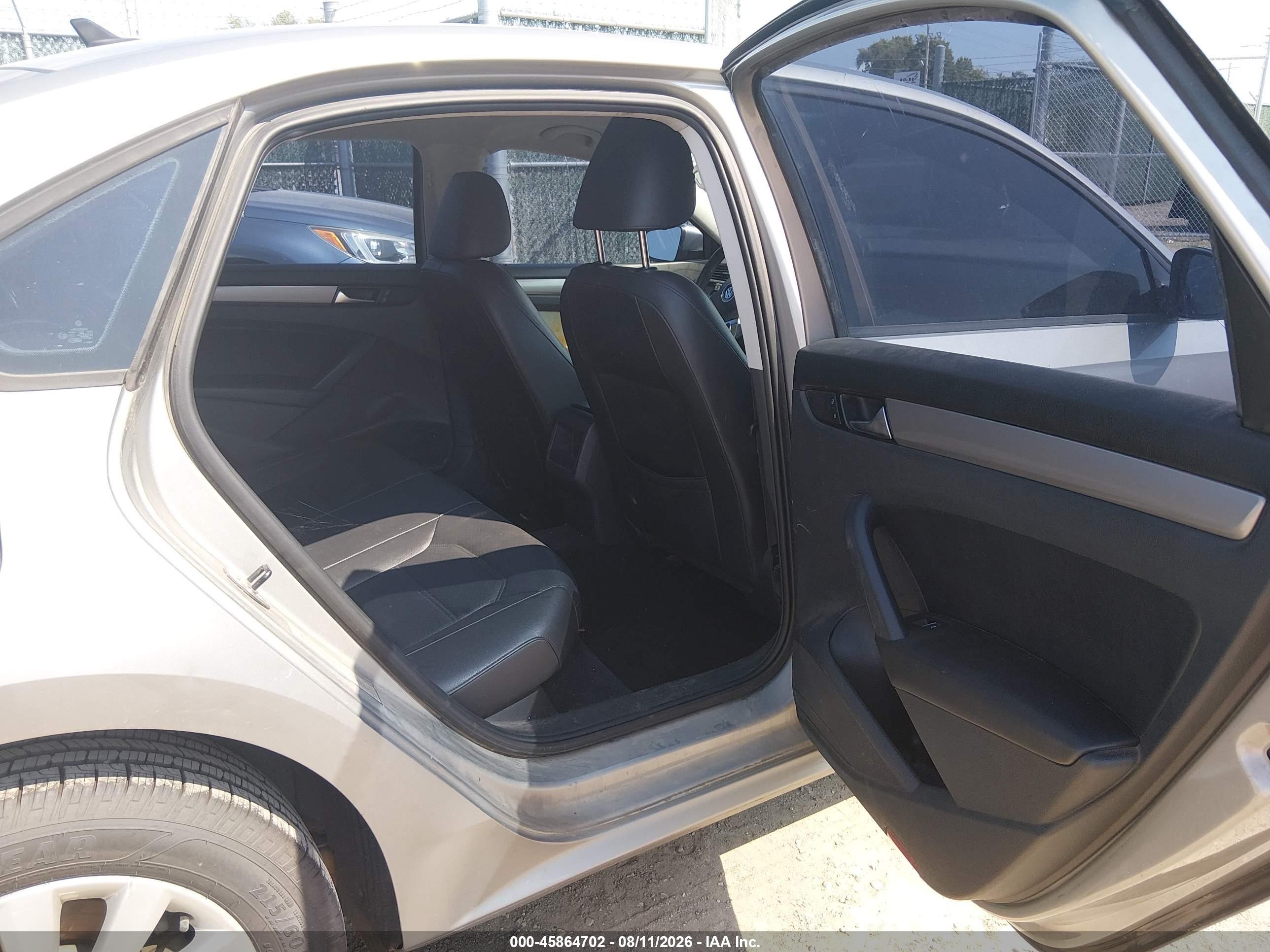 2014 Volkswagen Passat 1.8t Wolfsburg Edition Серый vin: 1VWAT7A30EC078715