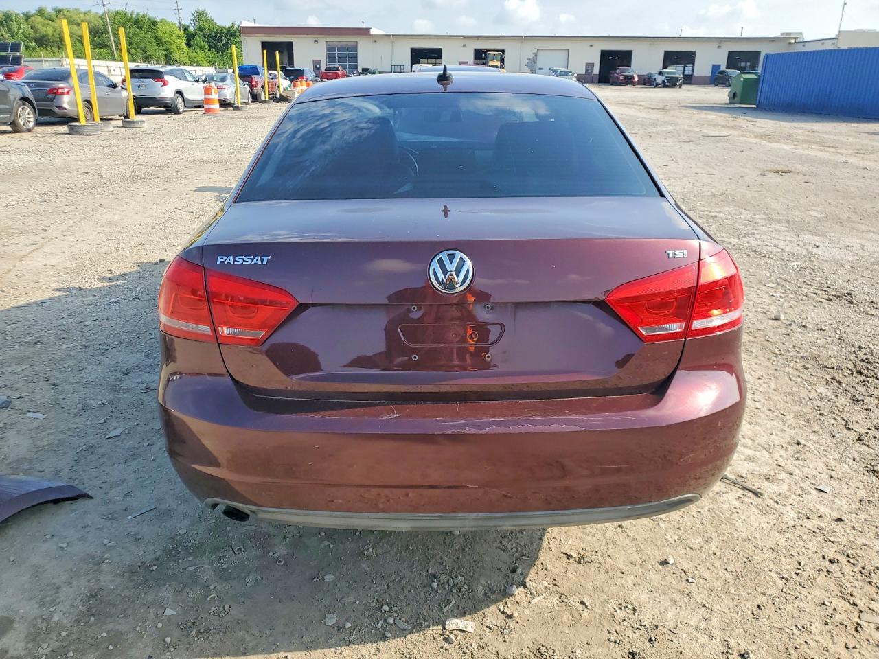 2014 Volkswagen Passat S Maroon vin: 1VWAT7A30EC081324