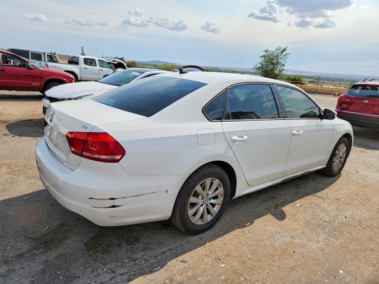 2014 Volkswagen Passat S White vin: 1VWAT7A30EC084840