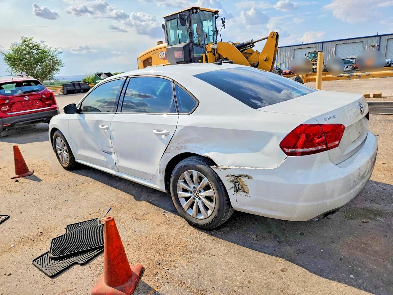 2014 Volkswagen Passat S White vin: 1VWAT7A30EC084840