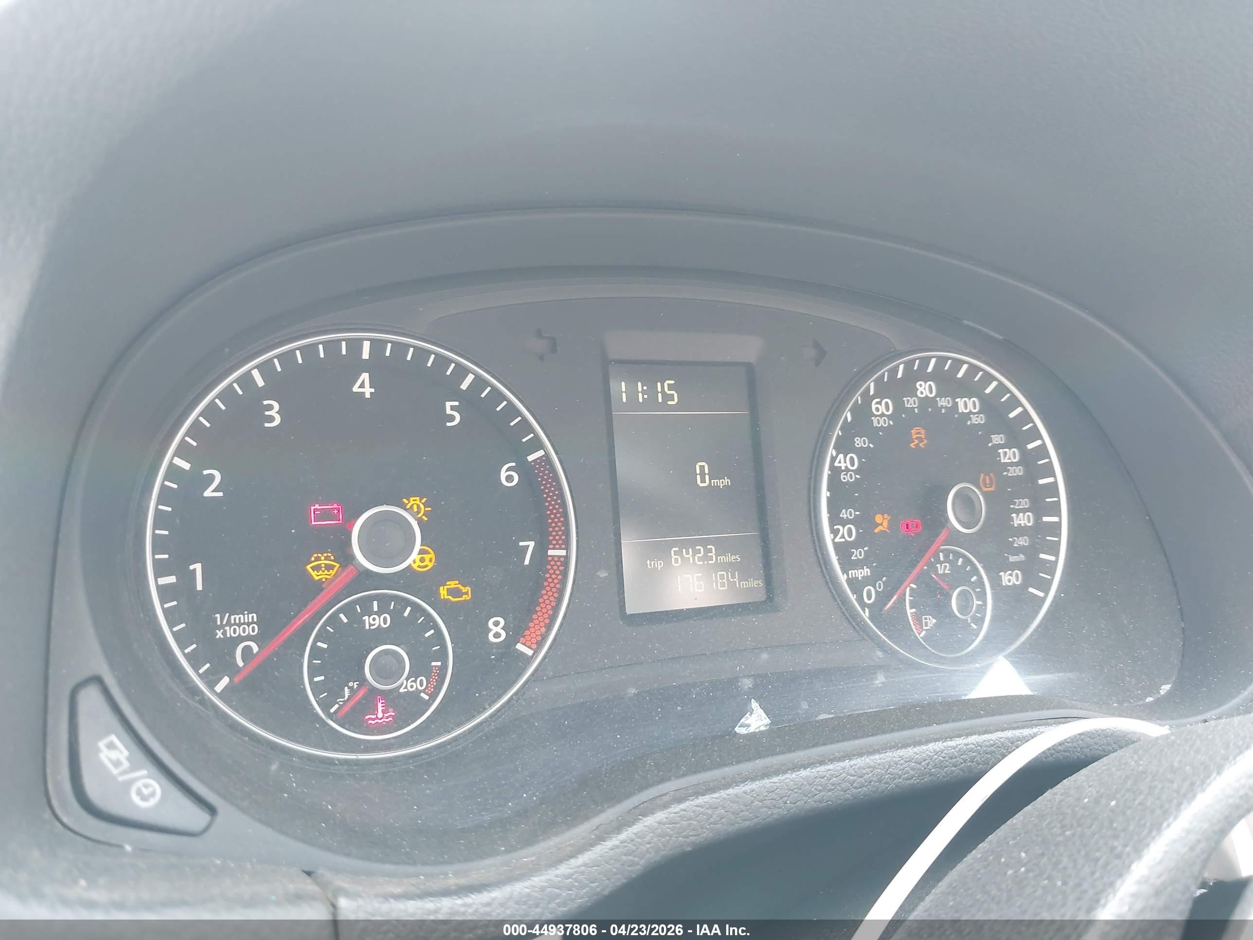 2014 Volkswagen Passat 1.8t S Черный vin: 1VWAT7A30EC091450