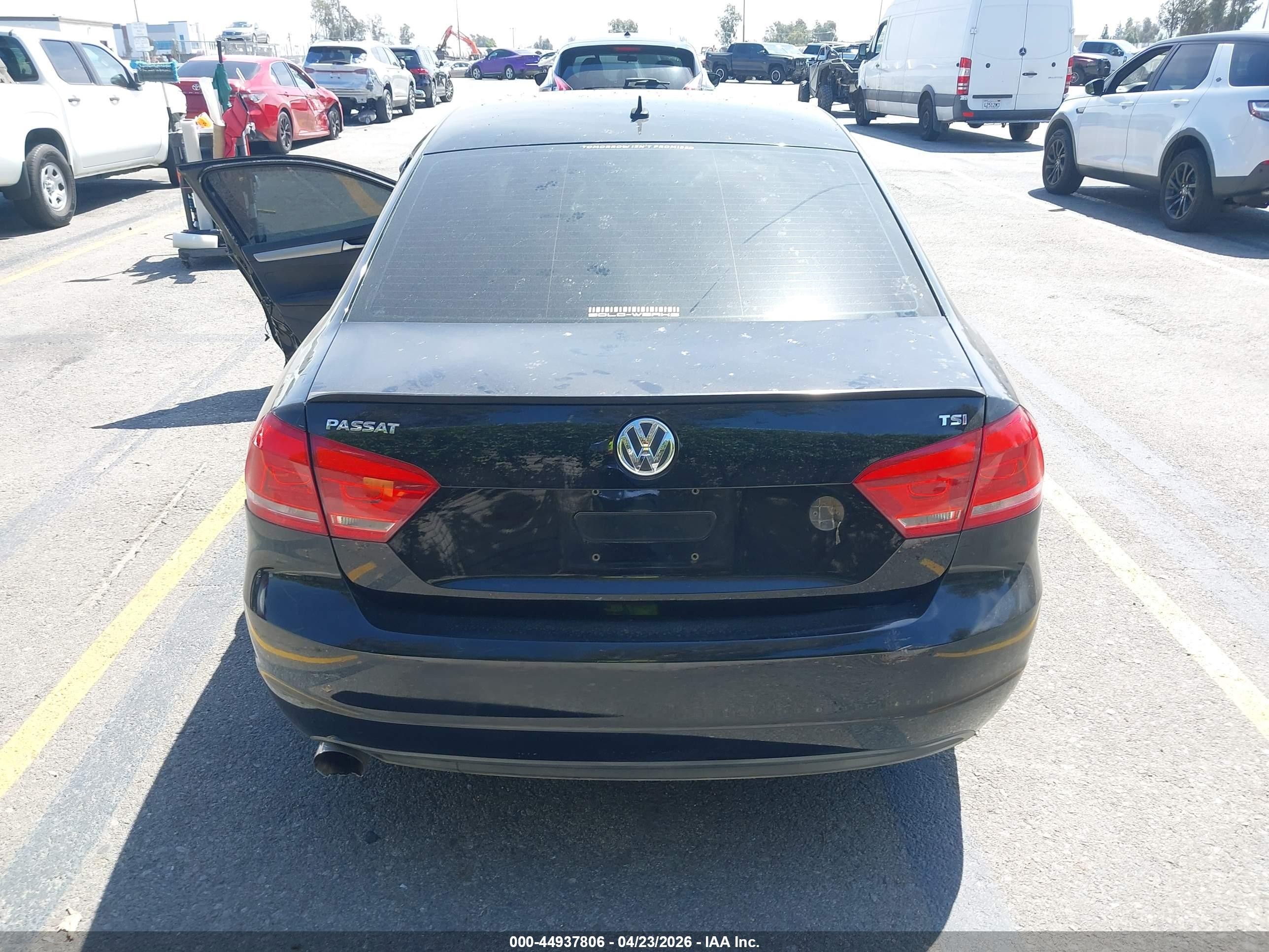 2014 Volkswagen Passat 1.8t S Черный vin: 1VWAT7A30EC091450