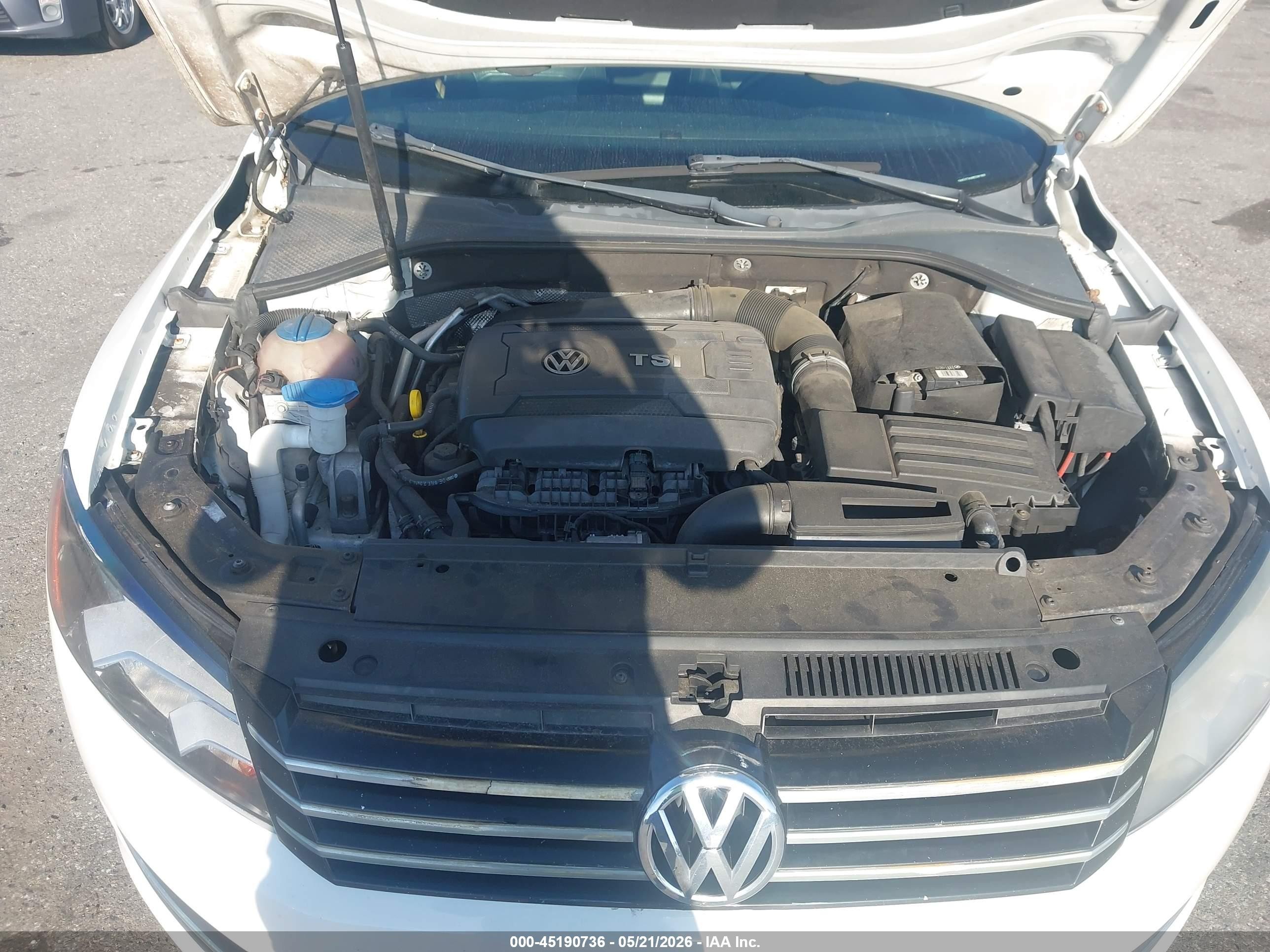 2014 Volkswagen Passat 1.8t Wolfsburg Edition White vin: 1VWAT7A30EC091920