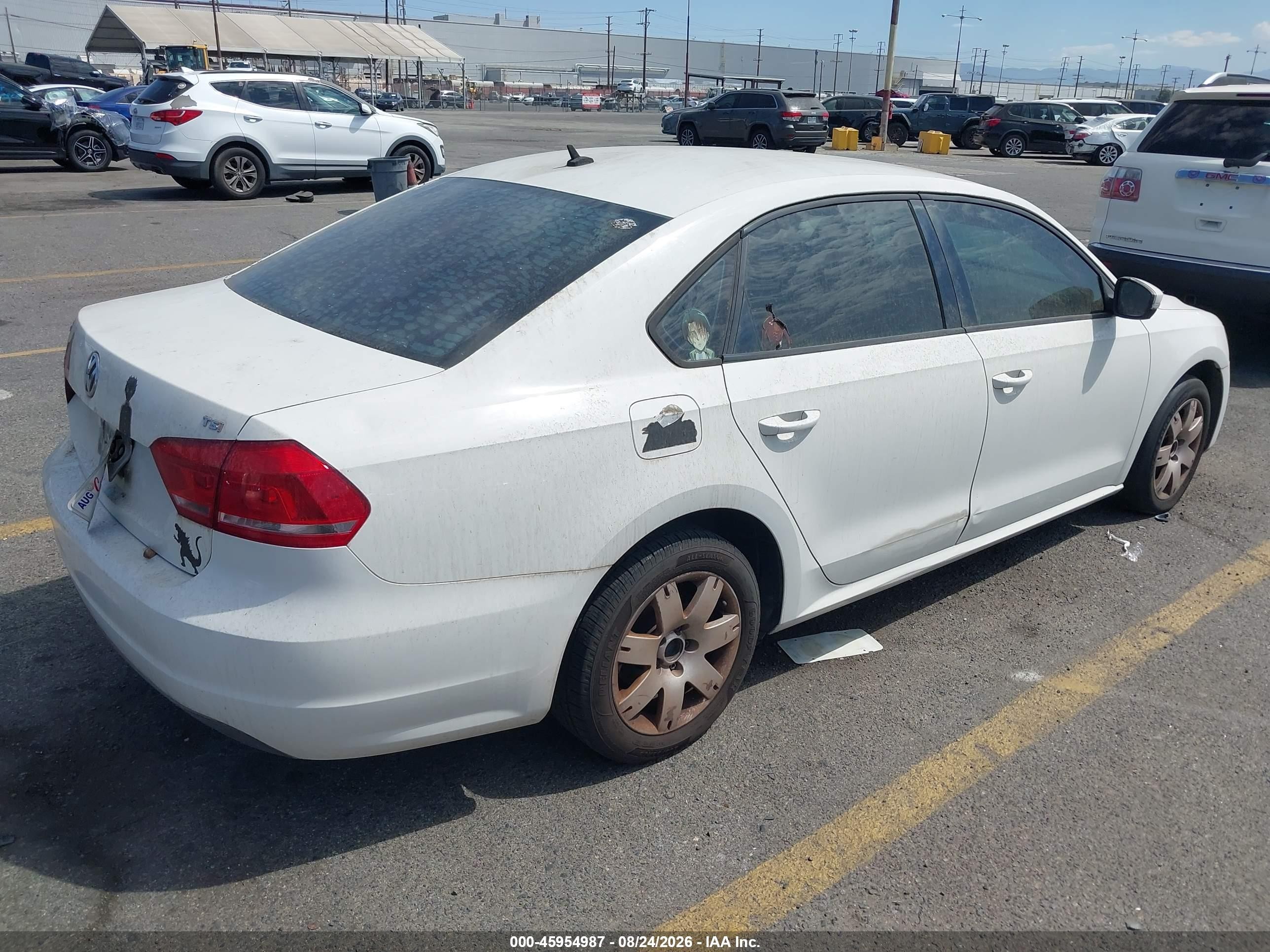 2014 Volkswagen Passat 1.8t S White vin: 1VWAT7A30EC108781