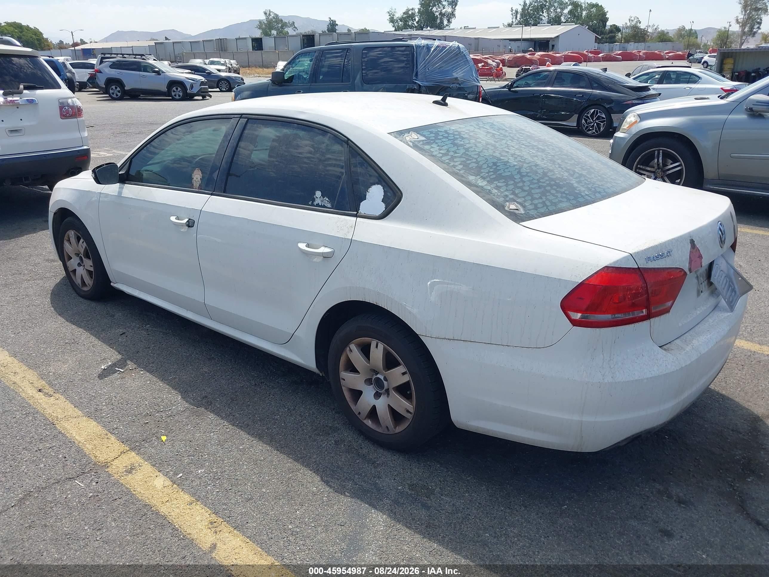 2014 Volkswagen Passat 1.8t S White vin: 1VWAT7A30EC108781