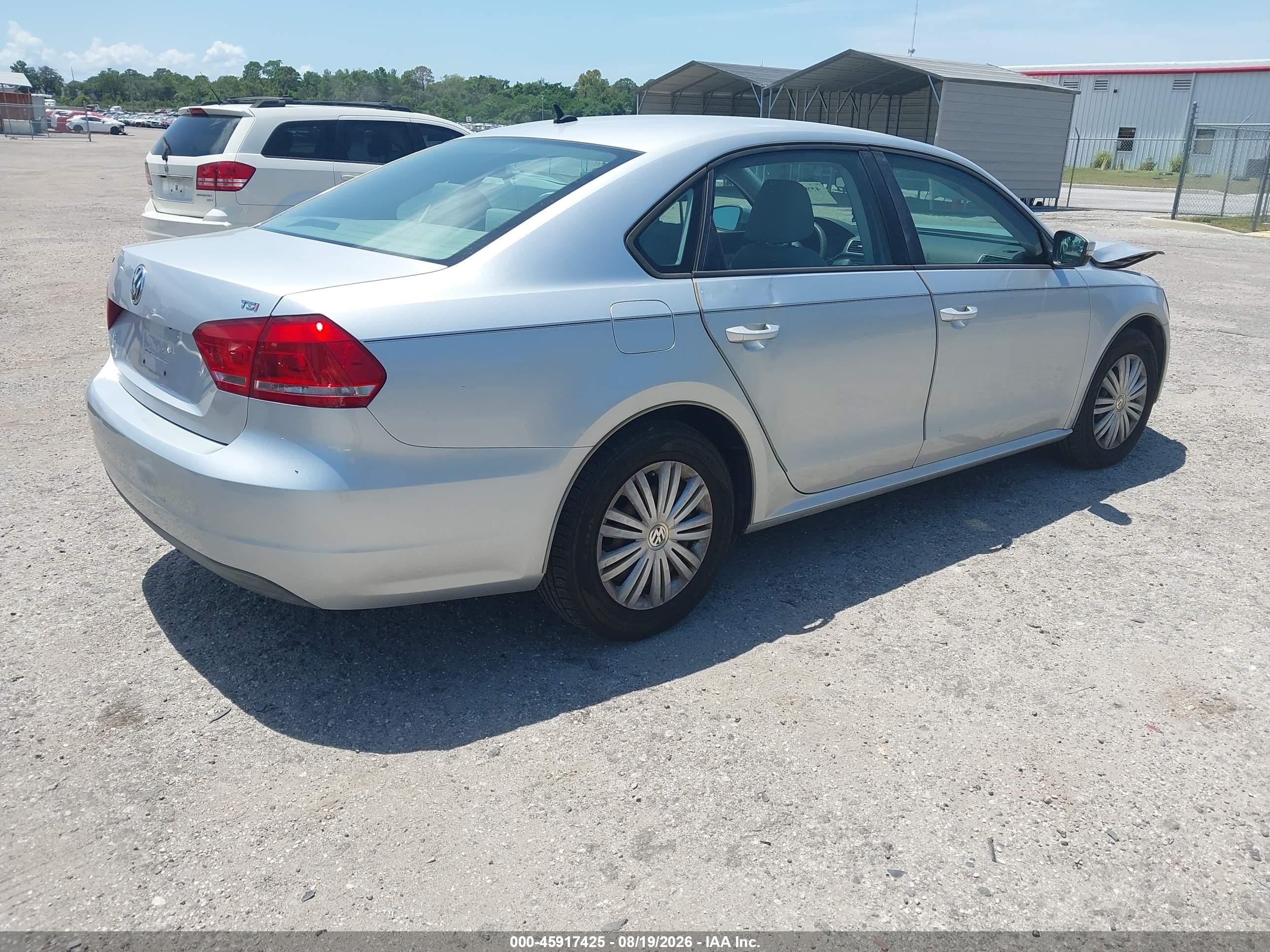 2014 Volkswagen Passat 1.8t S Silver vin: 1VWAT7A30EC111373