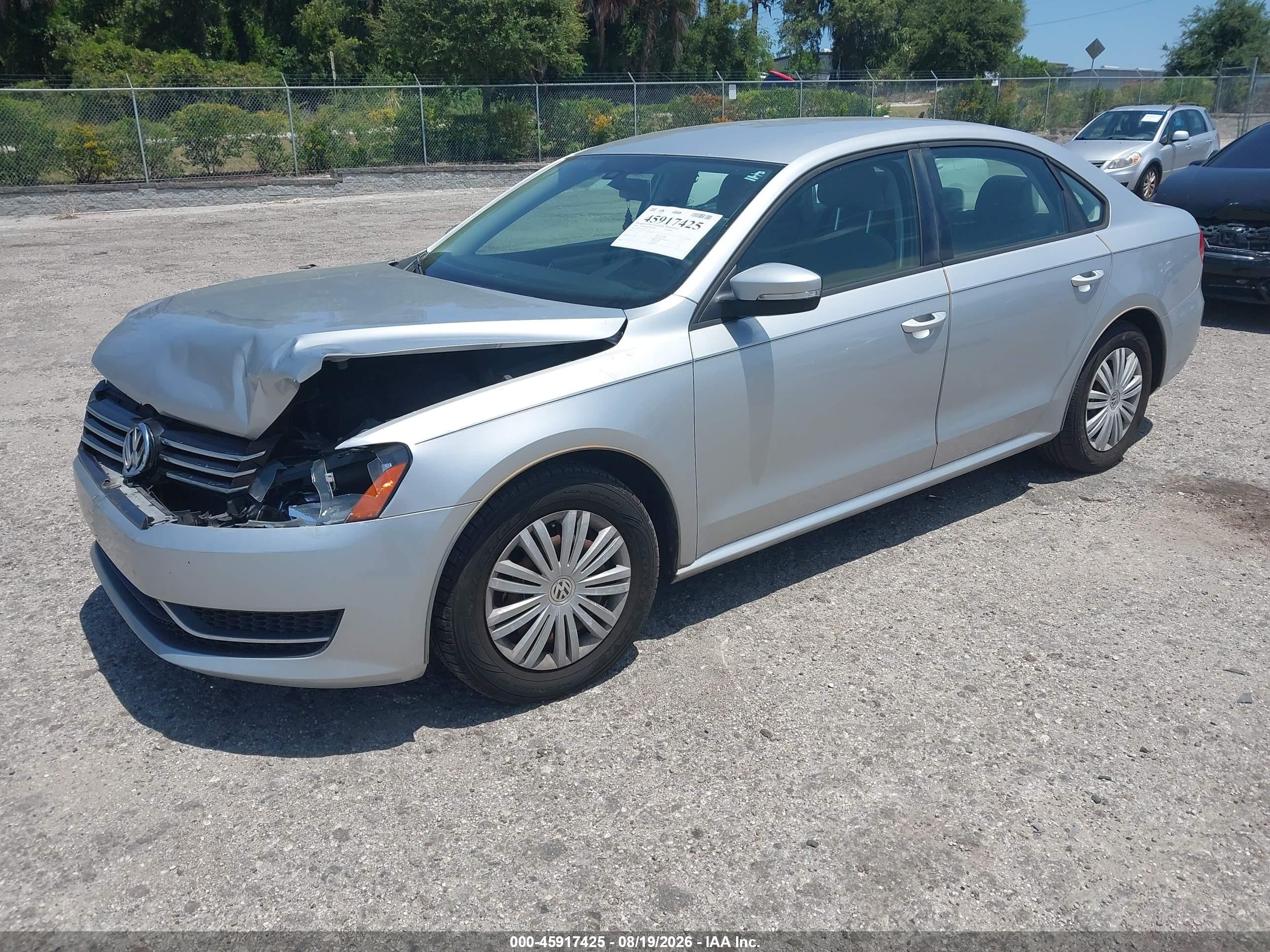 2014 Volkswagen Passat 1.8t S Silver vin: 1VWAT7A30EC111373