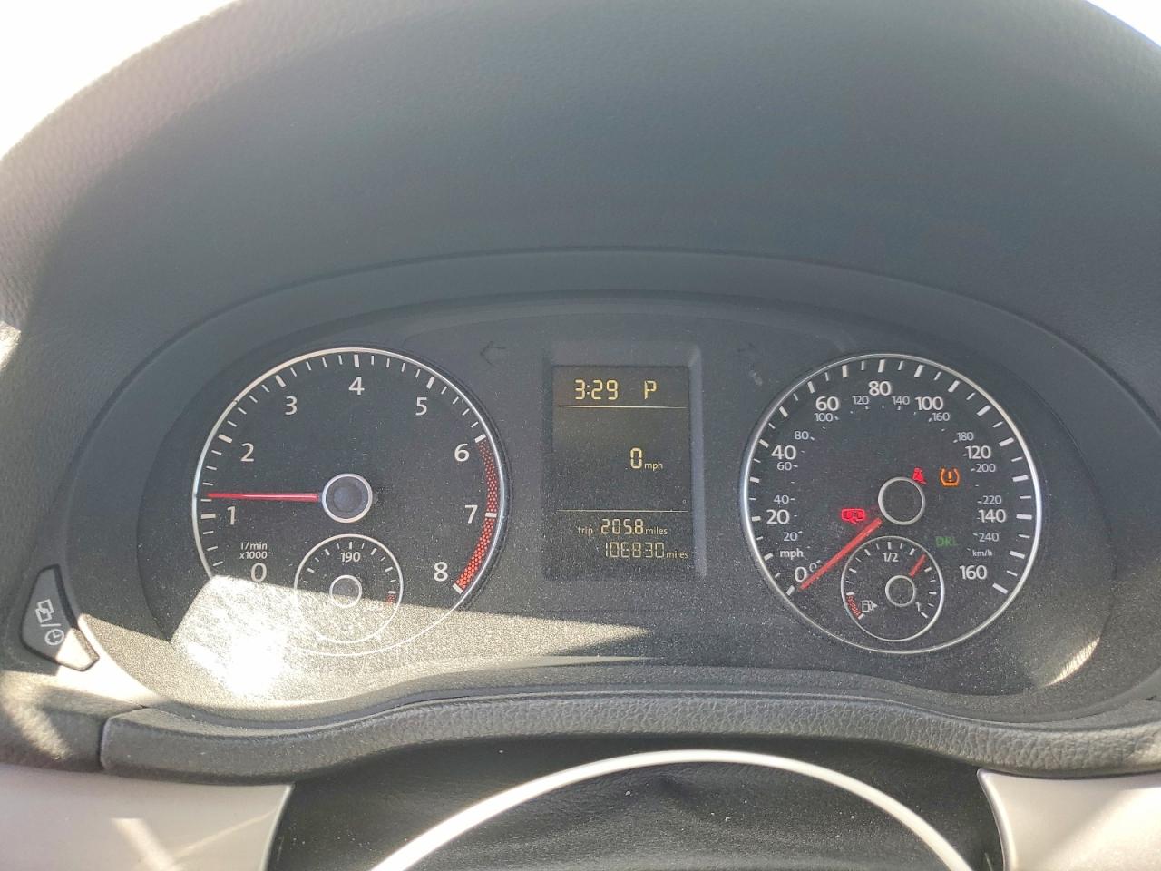 2014 Volkswagen Passat S Серебряный vin: 1VWAT7A30EC114287