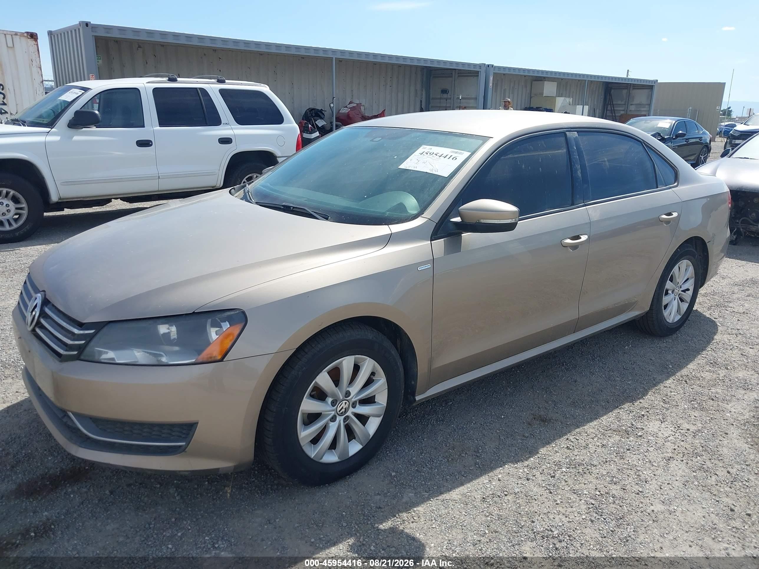 2015 Volkswagen Passat 1.8t Wolfsburg Edition Gold vin: 1VWAT7A30FC007063