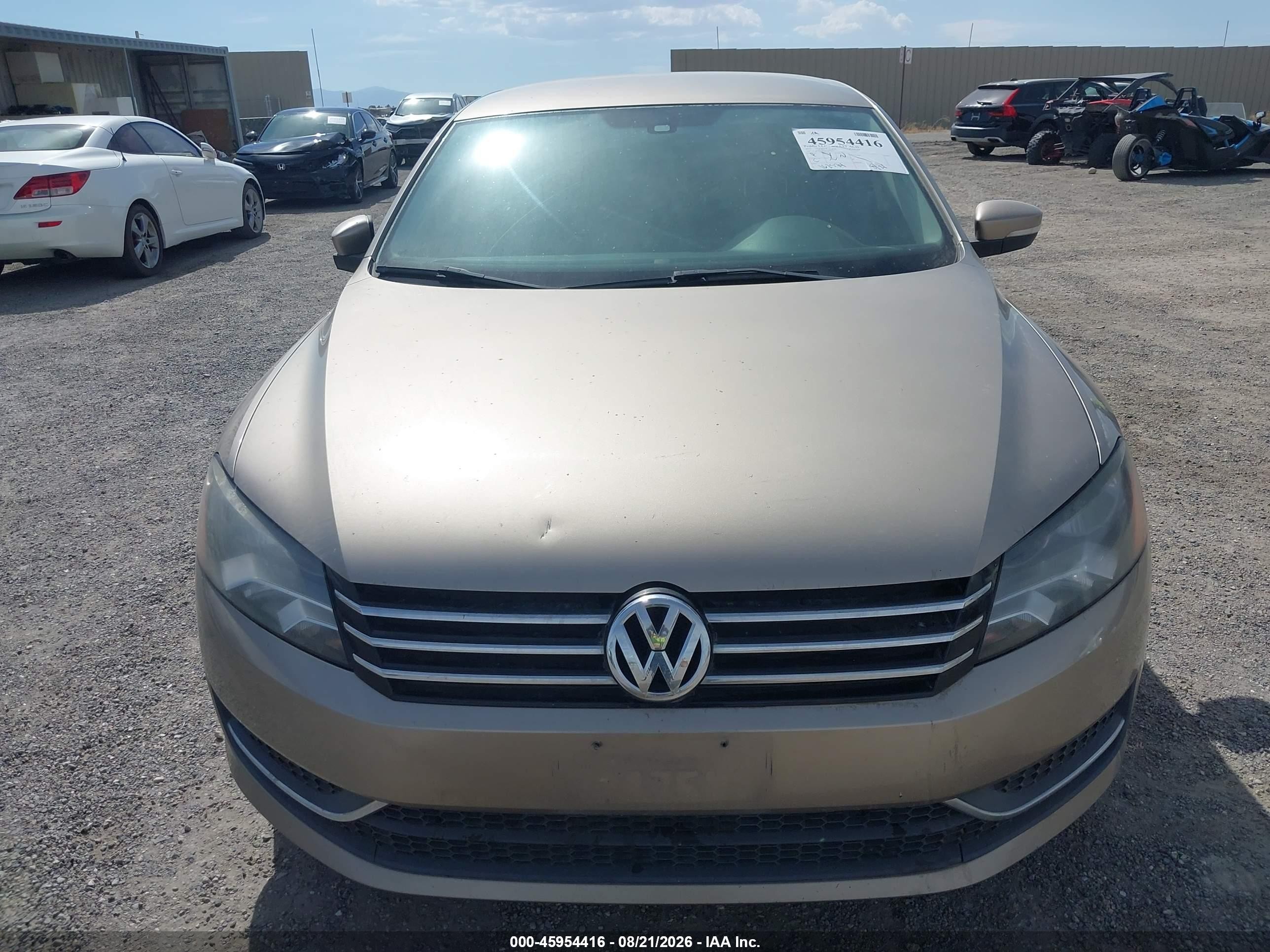 2015 Volkswagen Passat 1.8t Wolfsburg Edition Gold vin: 1VWAT7A30FC007063