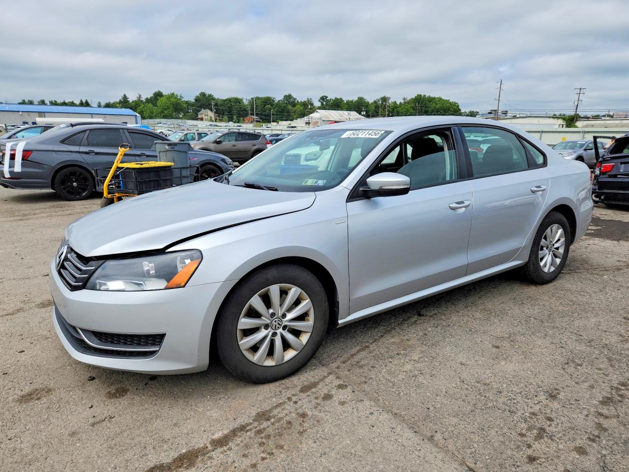 2015 Volkswagen Passat S Серебряный vin: 1VWAT7A30FC020508