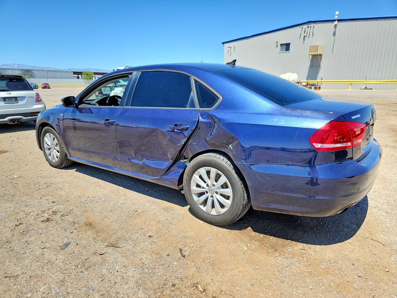 2015 Volkswagen Passat S Синий vin: 1VWAT7A30FC031850