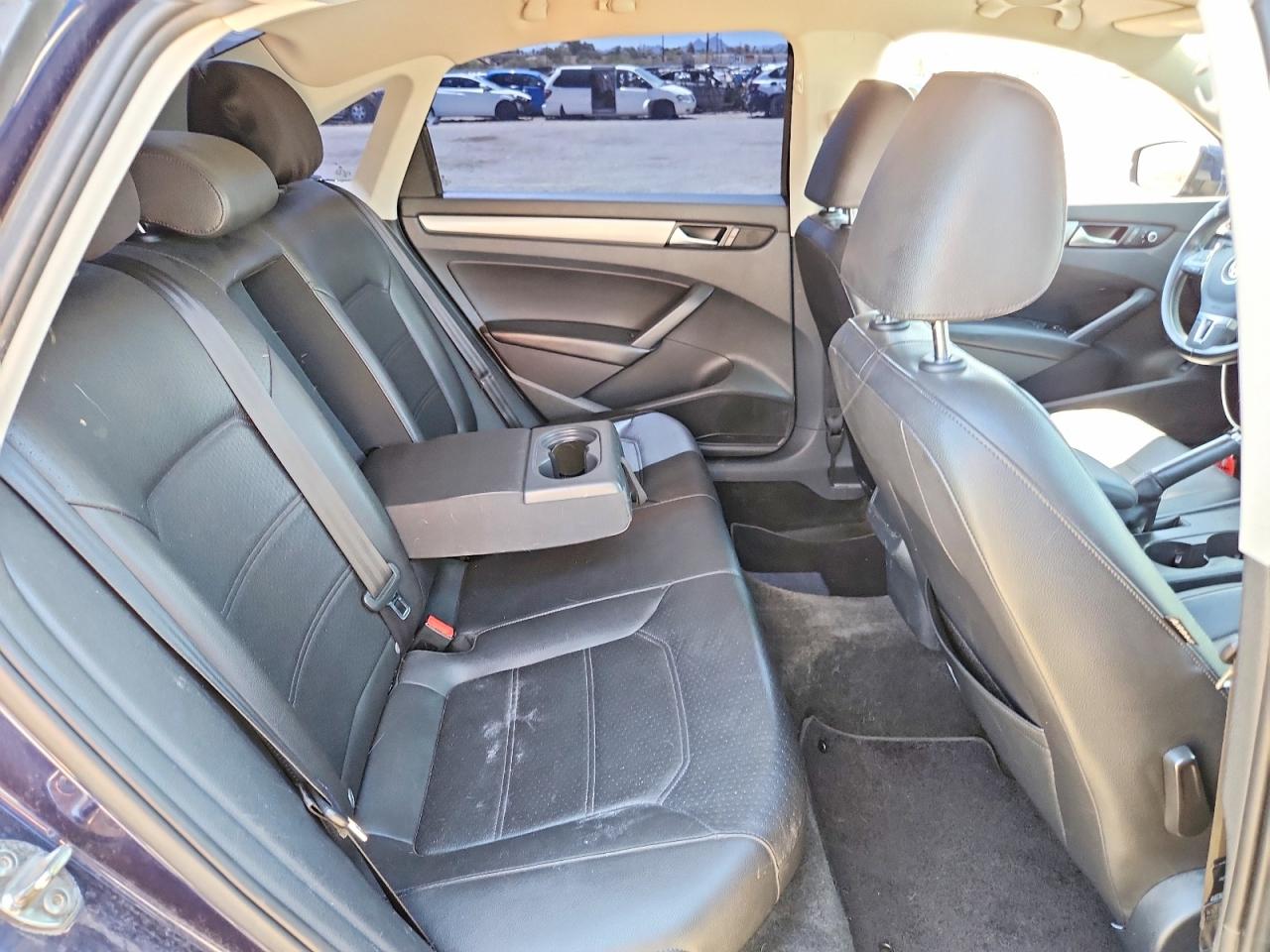 2015 Volkswagen Passat S Синий vin: 1VWAT7A30FC031850