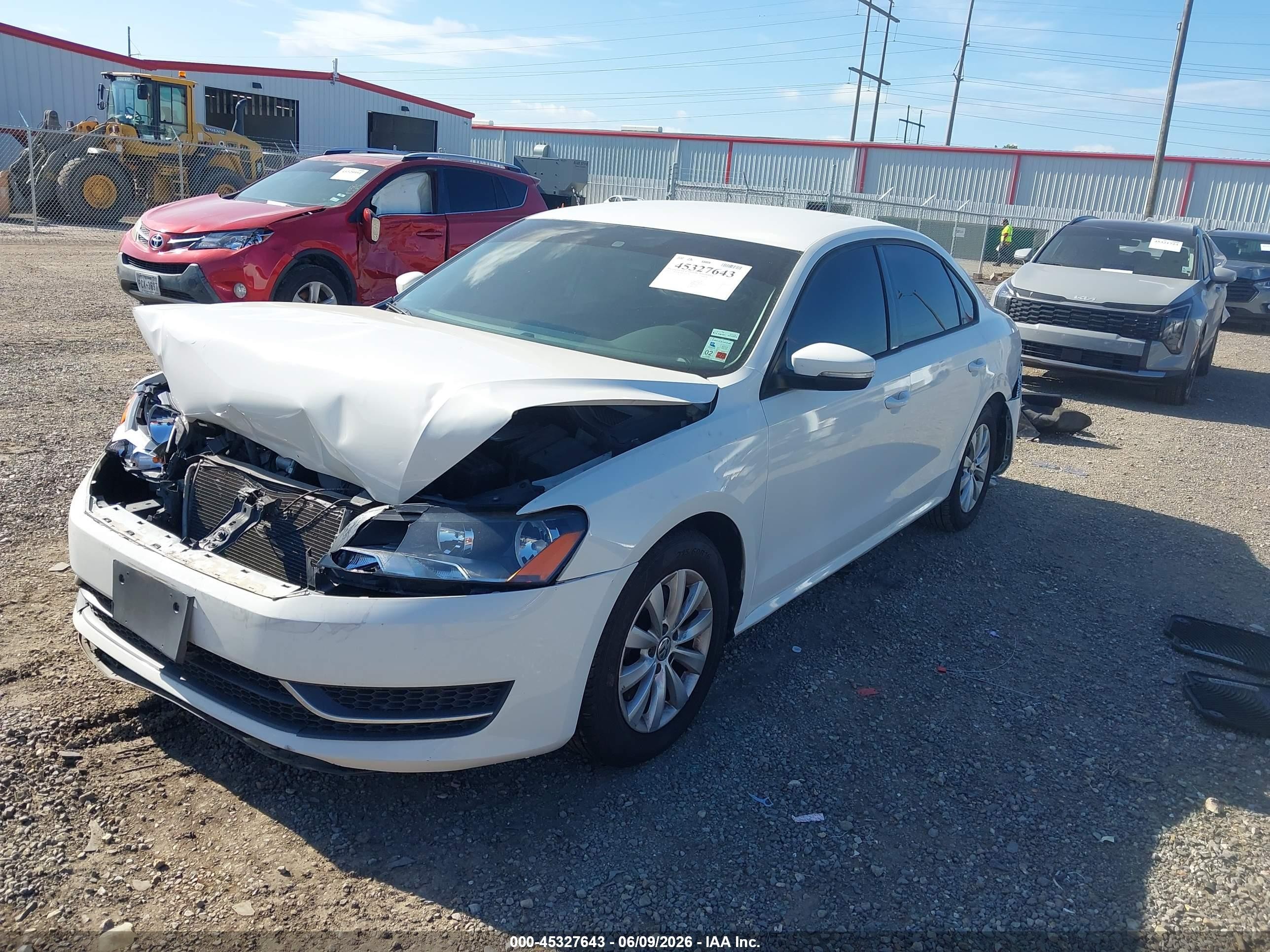 2015 Volkswagen Passat 1.8t Wolfsburg Edition White vin: 1VWAT7A30FC043397