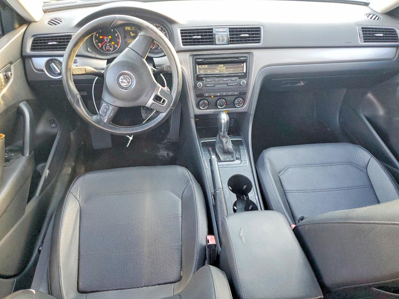 2015 Volkswagen Passat S Синий vin: 1VWAT7A30FC045425