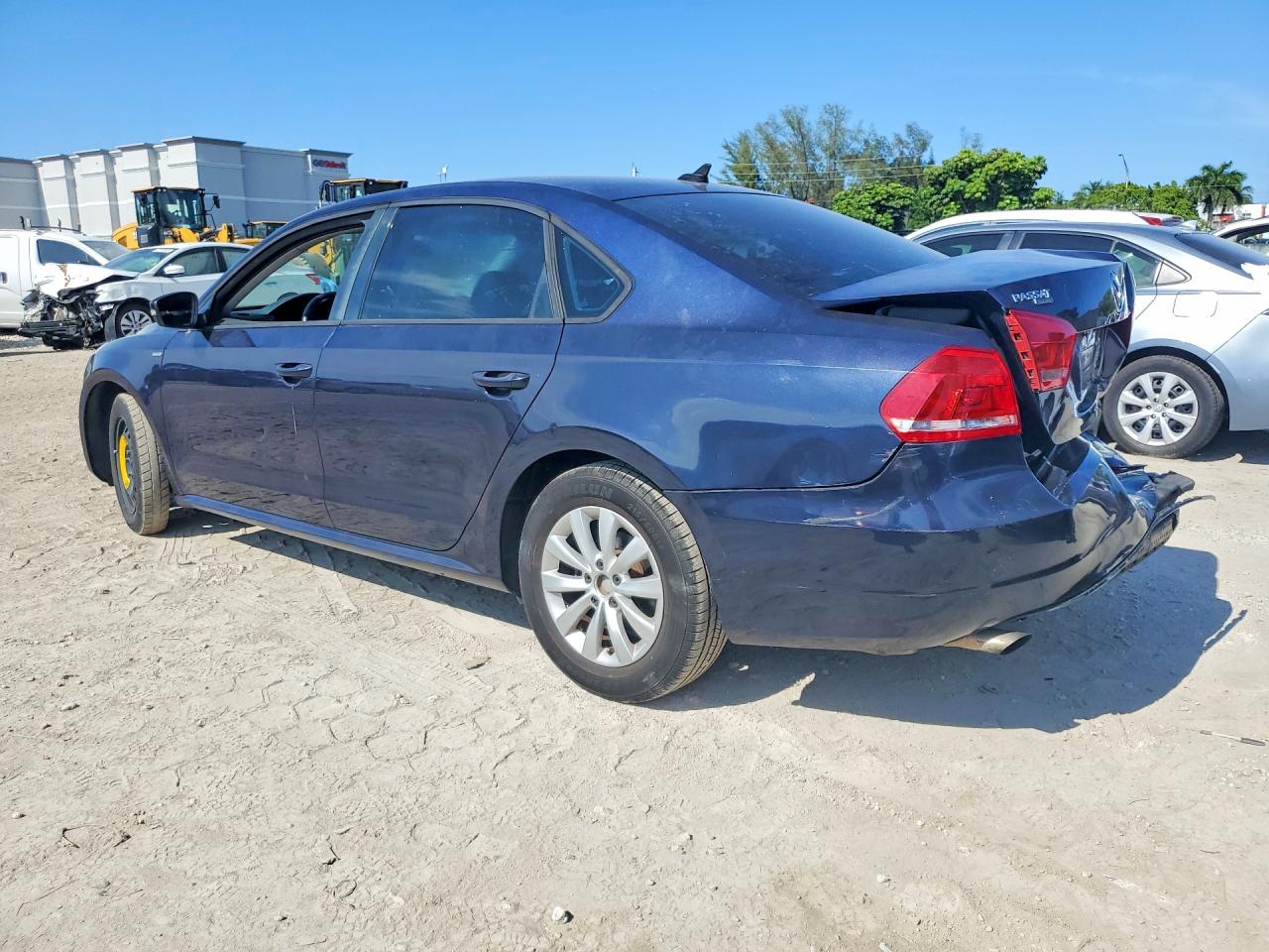 2015 Volkswagen Passat S Синий vin: 1VWAT7A30FC045425