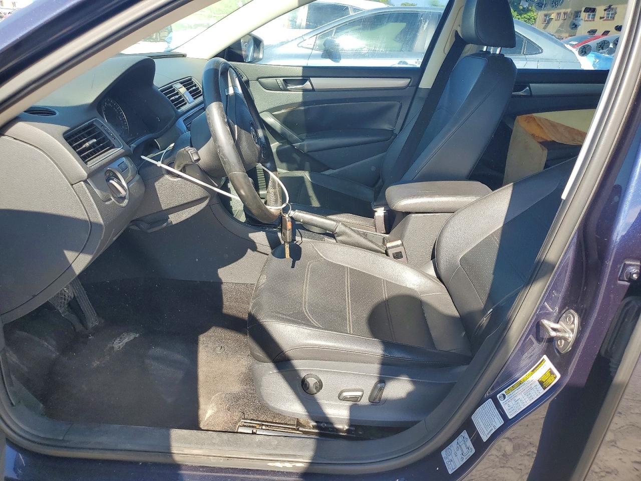 2015 Volkswagen Passat S Синий vin: 1VWAT7A30FC045425