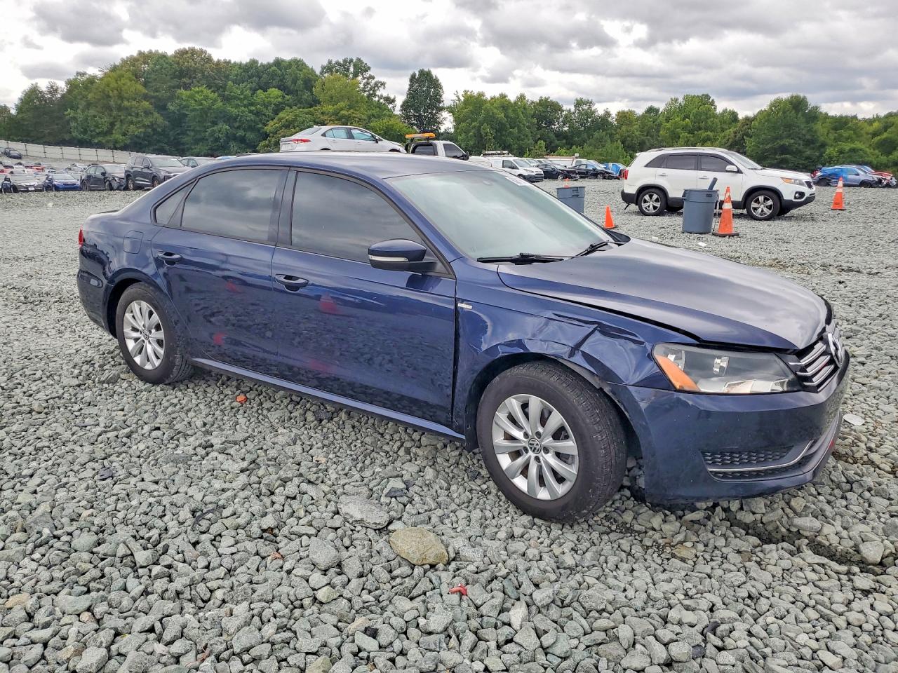 2015 Volkswagen Passat S Blue vin: 1VWAT7A30FC048941