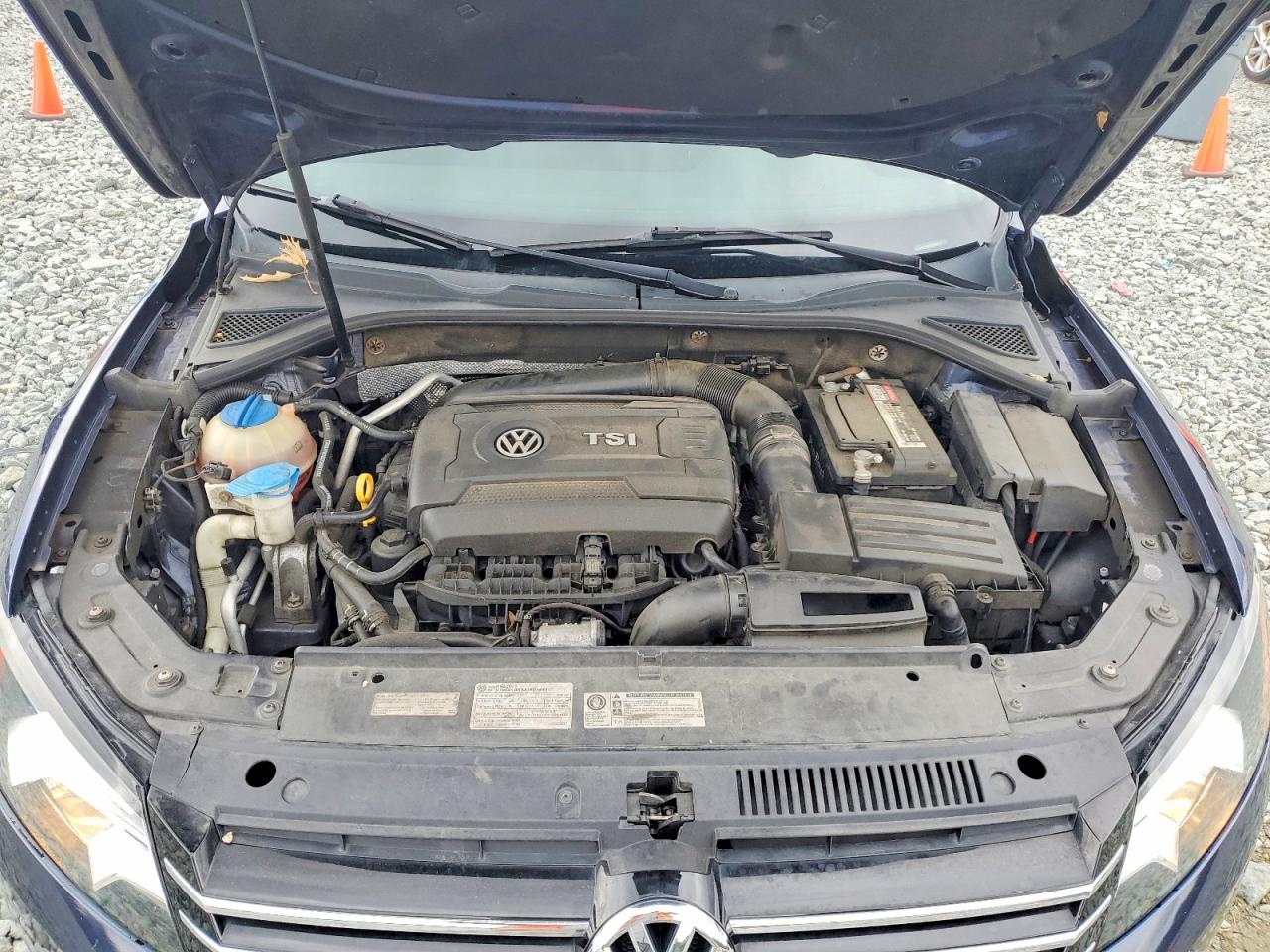2015 Volkswagen Passat S Blue vin: 1VWAT7A30FC048941