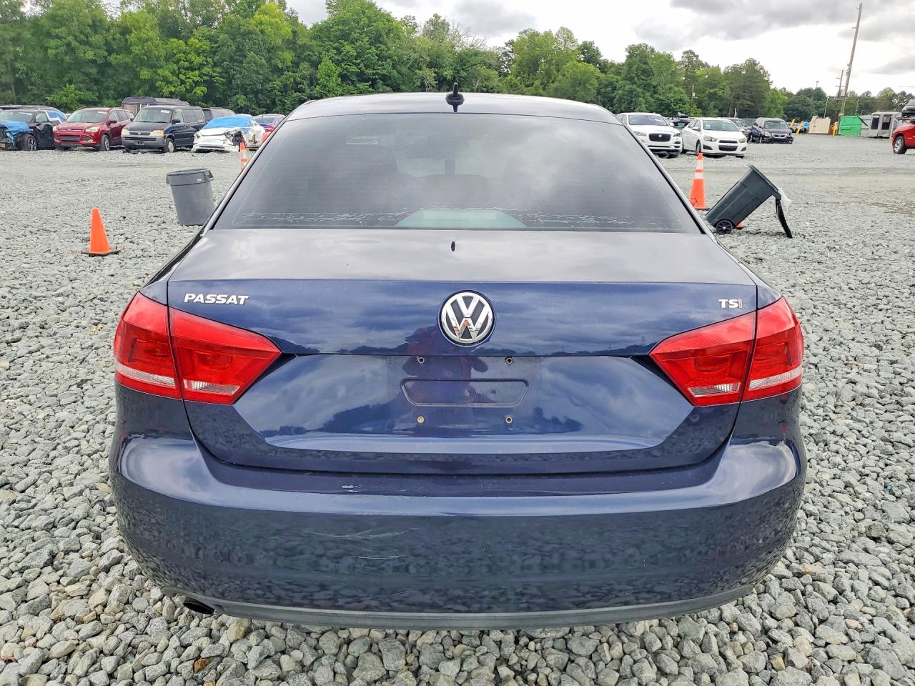 2015 Volkswagen Passat S Blue vin: 1VWAT7A30FC048941