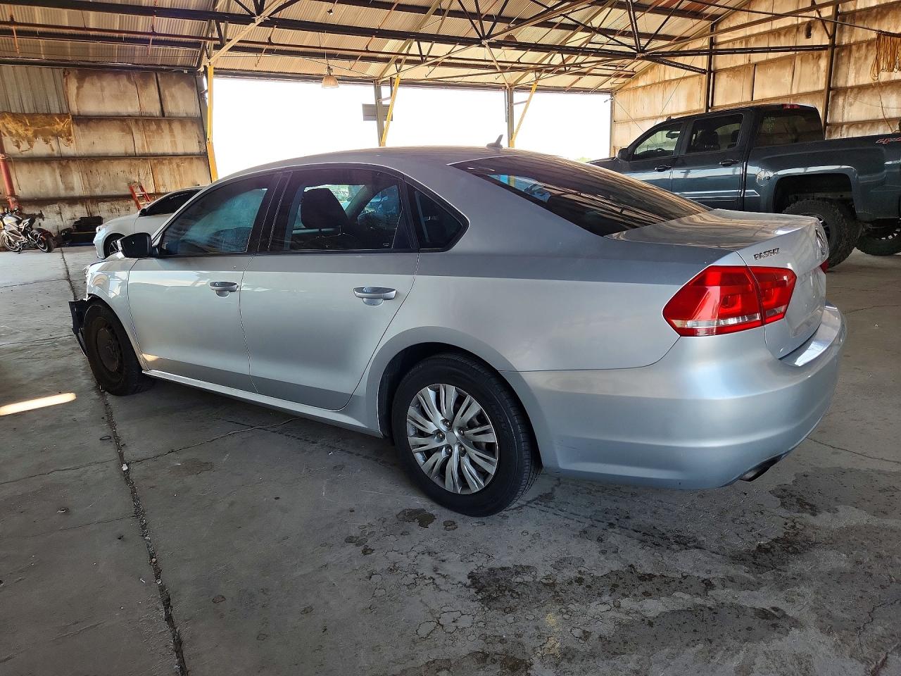 2015 Volkswagen Passat S Silver vin: 1VWAT7A30FC061544