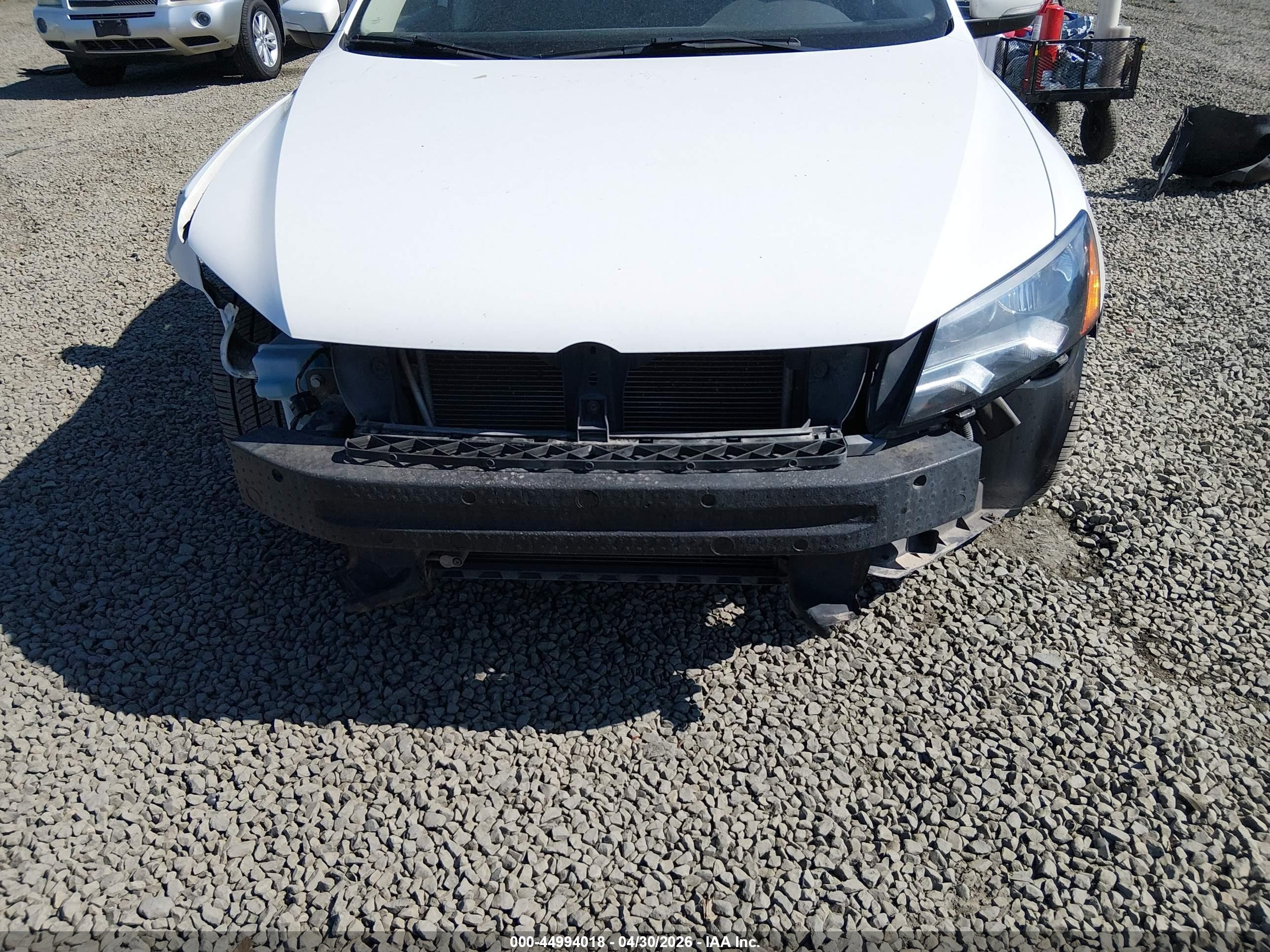 2015 Volkswagen Passat 1.8t S White vin: 1VWAT7A30FC091160