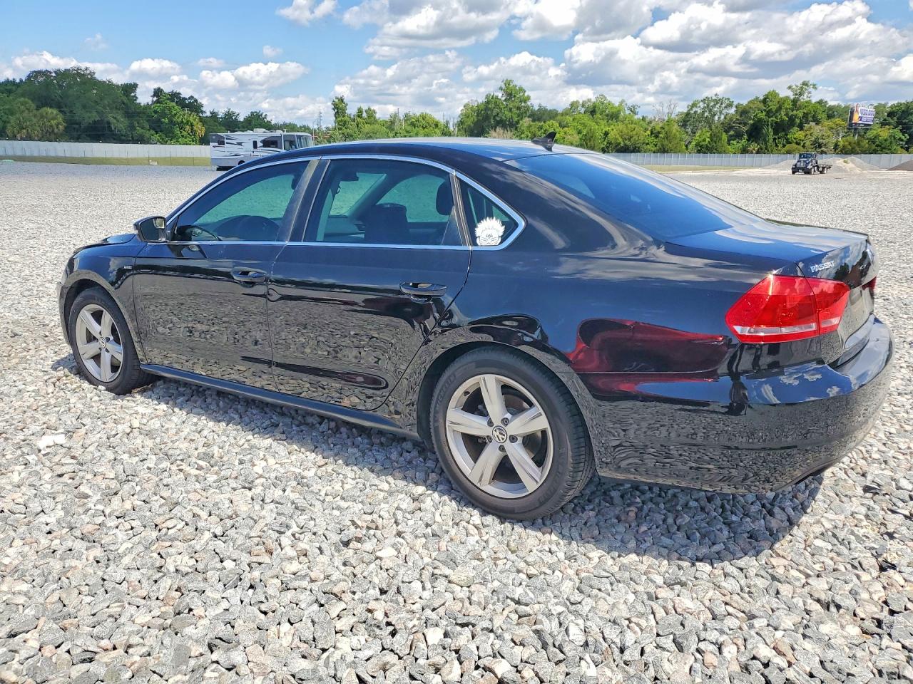 2015 Volkswagen Passat S Black vin: 1VWAT7A30FC097623