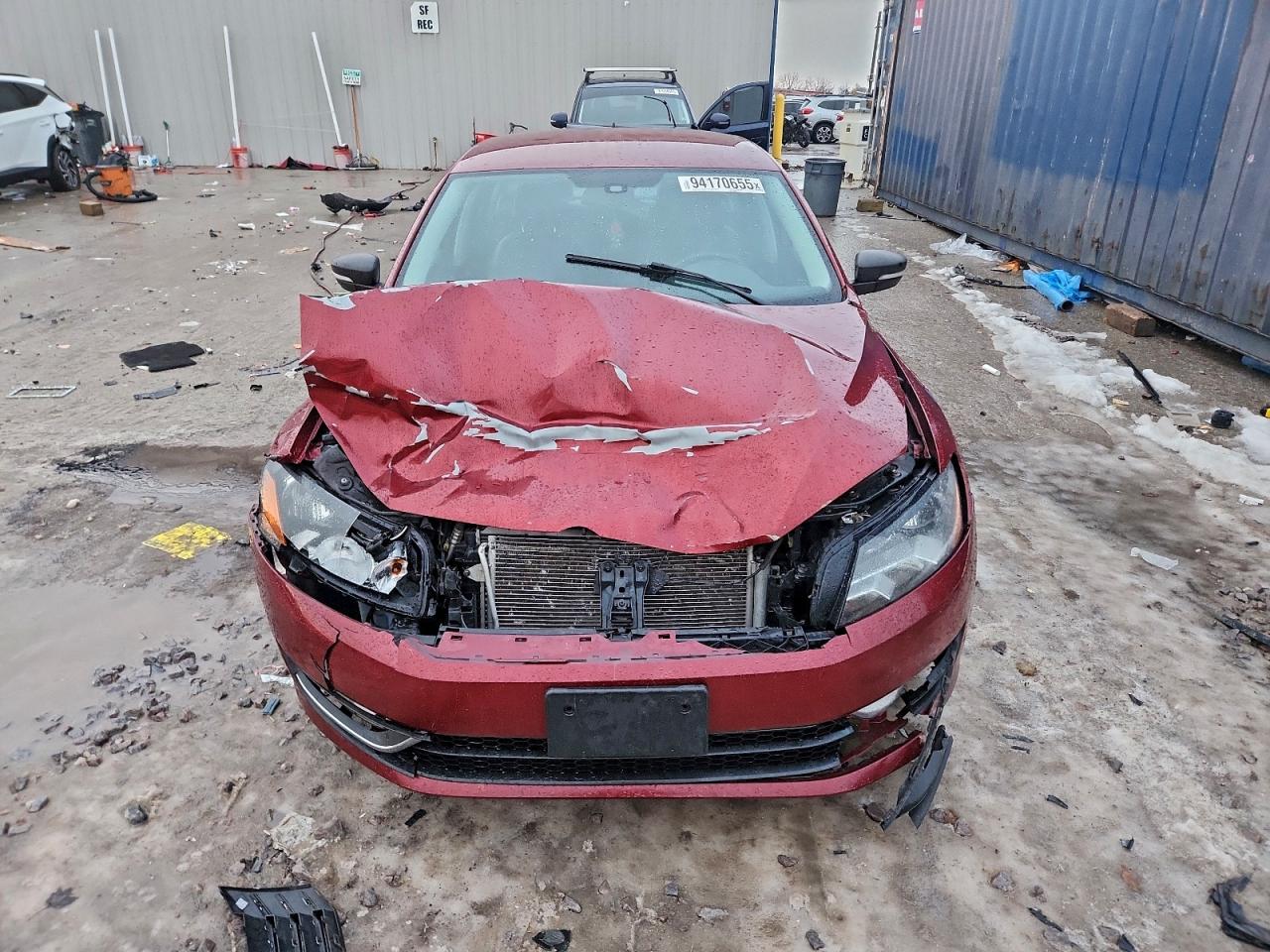 2015 Volkswagen Passat S Red vin: 1VWAT7A30FC118695