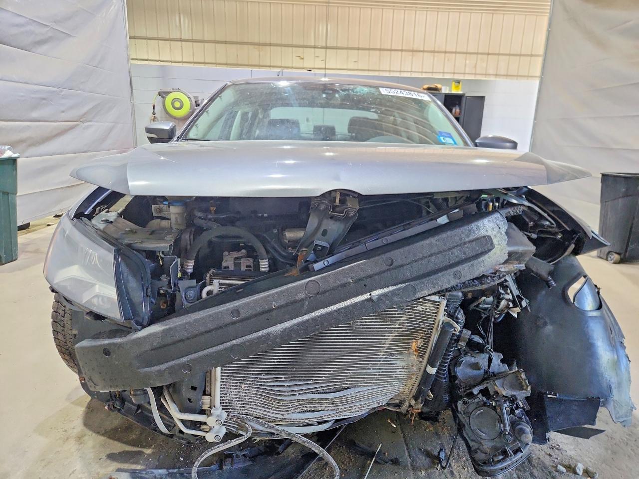 2015 Volkswagen Passat S Серый vin: 1VWAT7A30FC119751