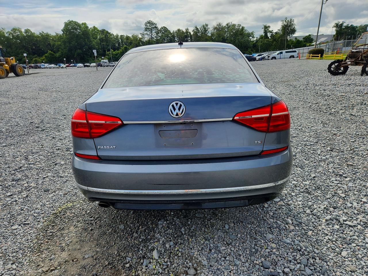 2016 Volkswagen Passat S Серый vin: 1VWAT7A30GC067314