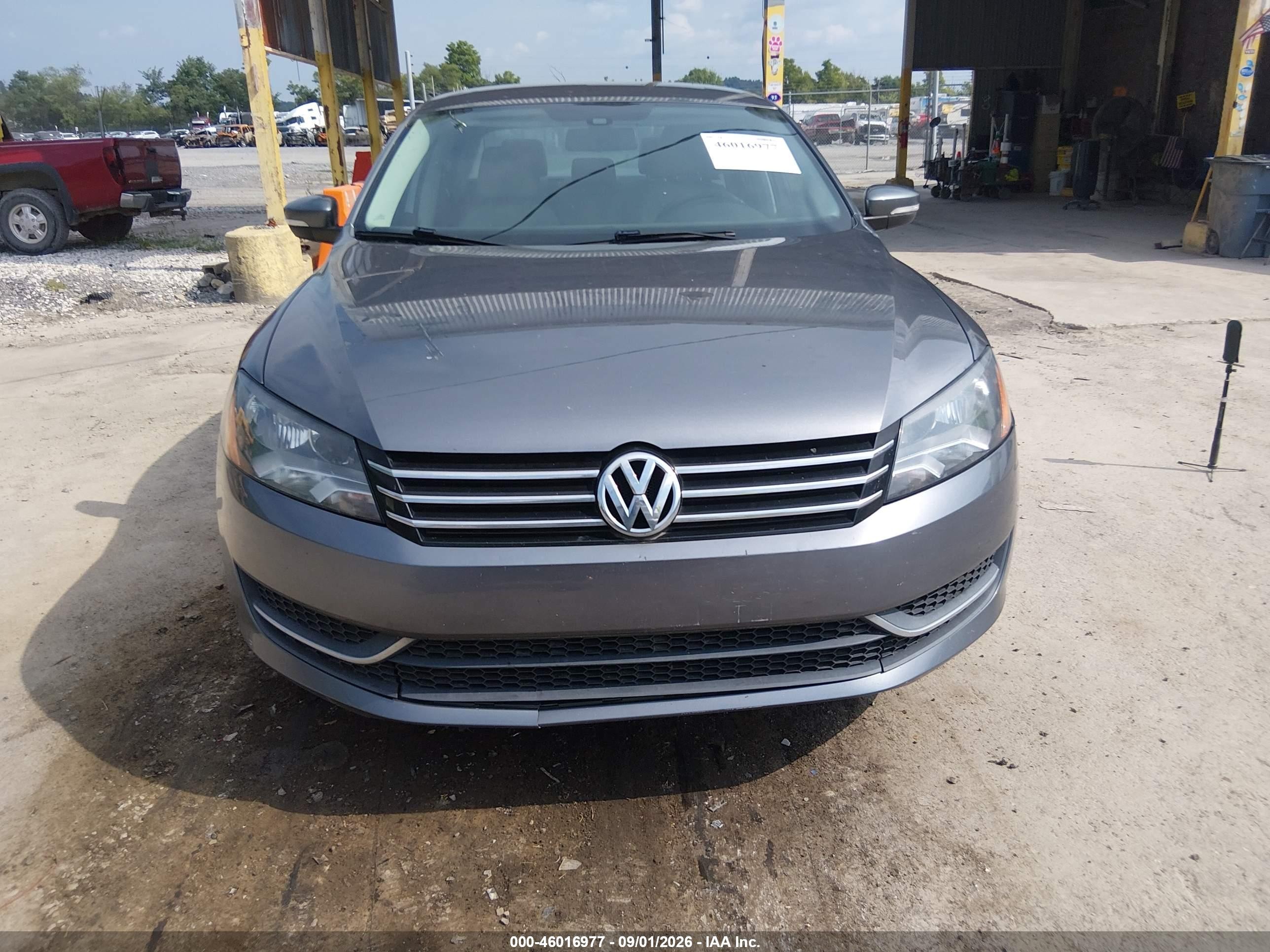2014 Volkswagen Passat 1.8t Wolfsburg Edition Серый vin: 1VWAT7A31EC037512