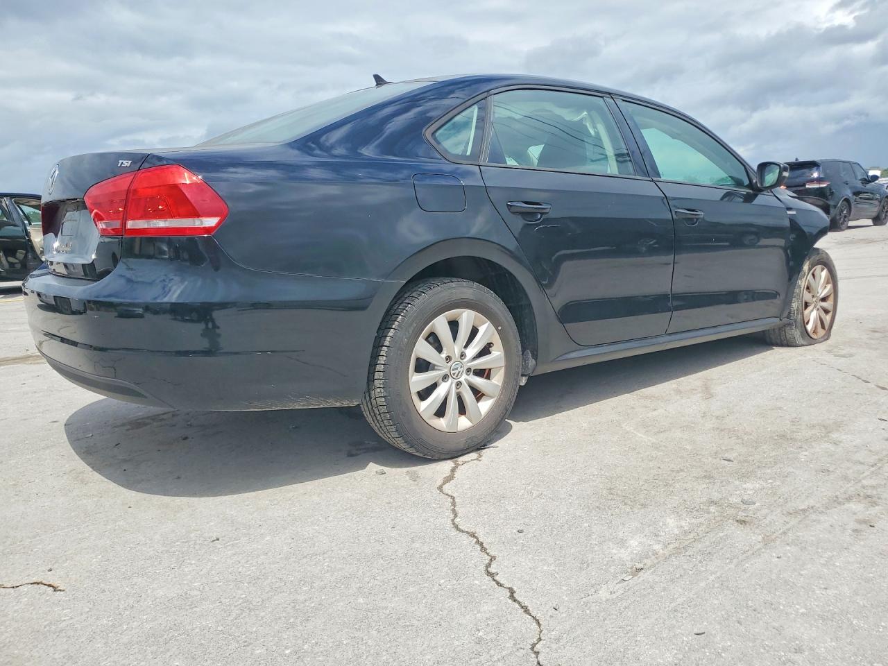 2014 Volkswagen Passat S Black vin: 1VWAT7A31EC063589