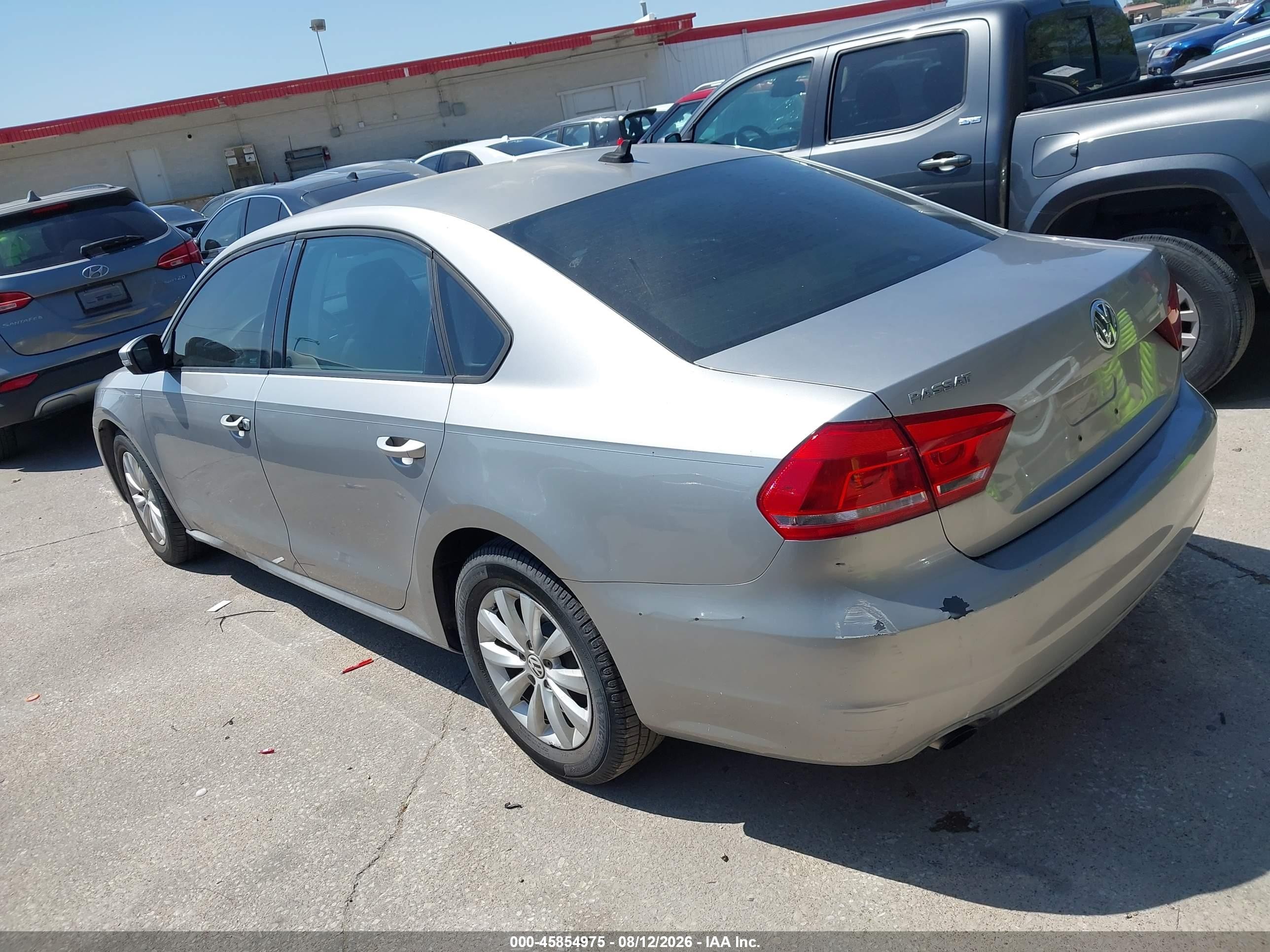 2014 Volkswagen Passat 1.8t Wolfsburg Edition Серебряный vin: 1VWAT7A31EC071269