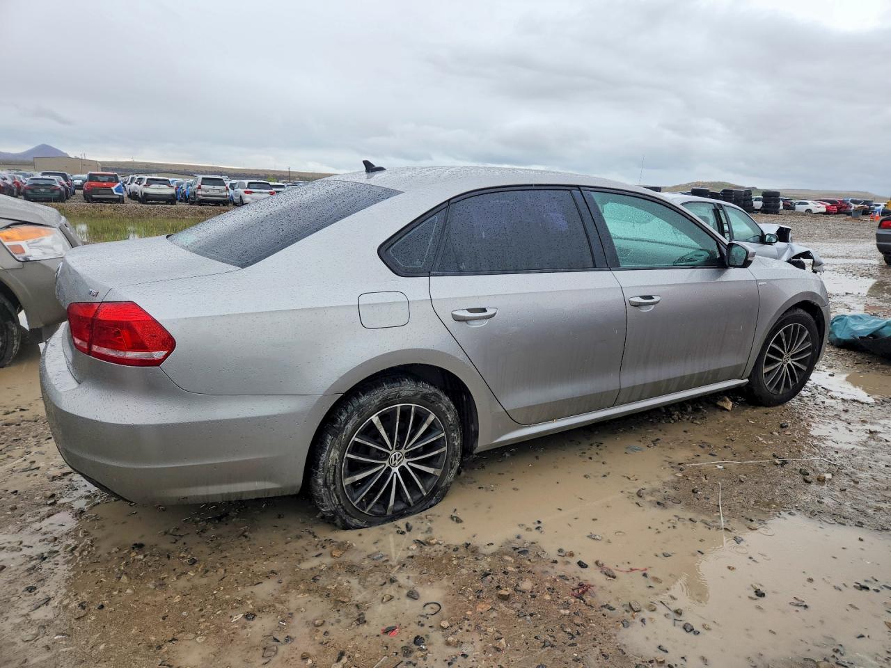 2014 Volkswagen Passat S Silver vin: 1VWAT7A31EC072308