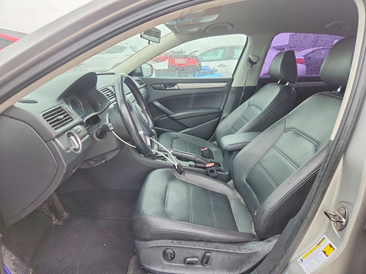 2014 Volkswagen Passat S Silver vin: 1VWAT7A31EC072308