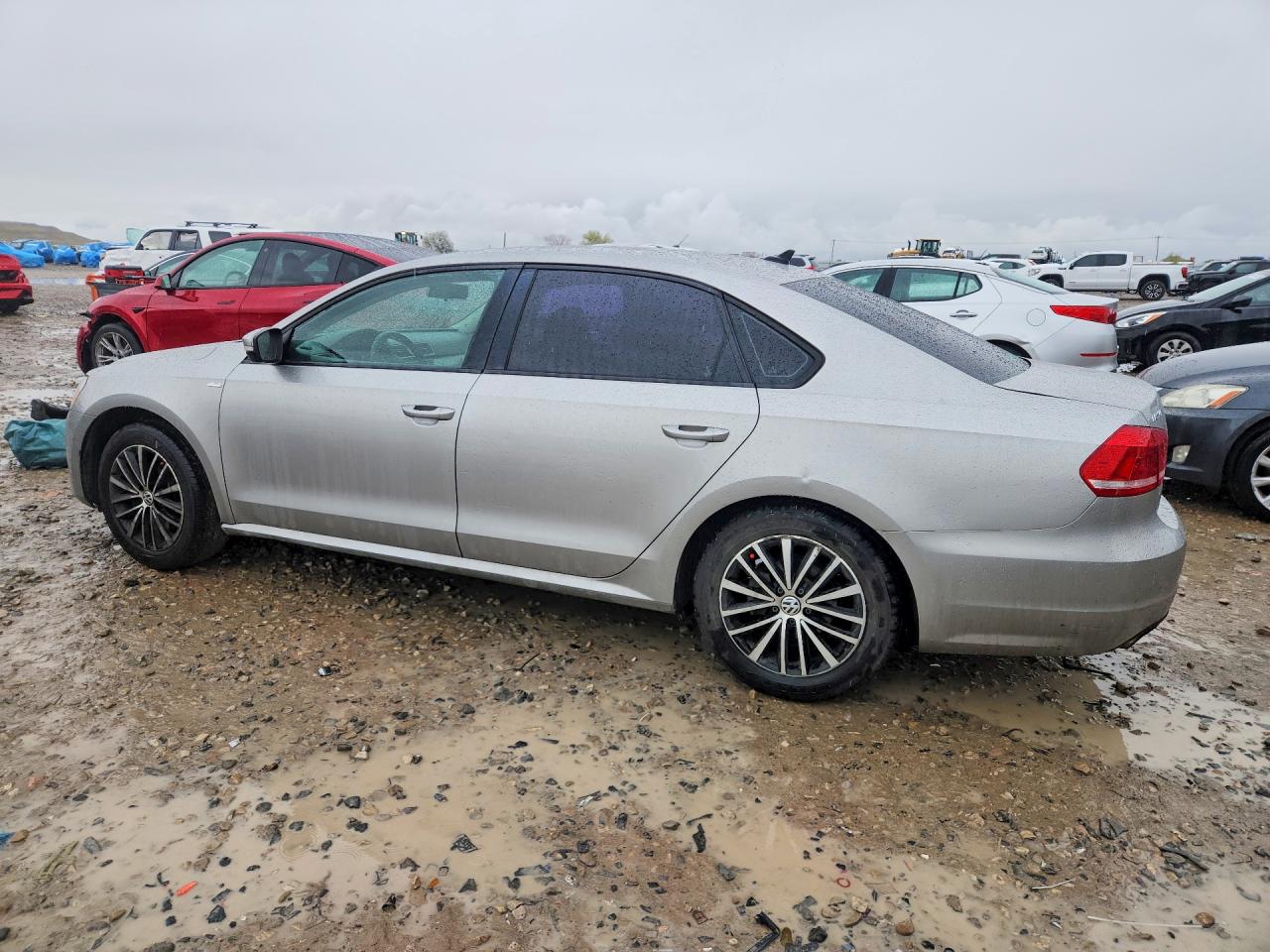 2014 Volkswagen Passat S Silver vin: 1VWAT7A31EC072308