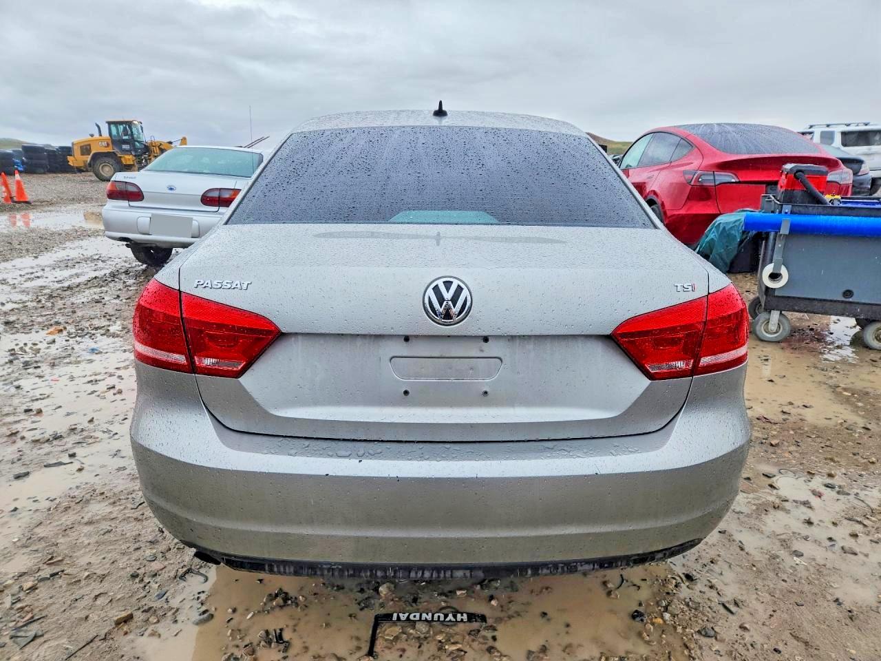 2014 Volkswagen Passat S Silver vin: 1VWAT7A31EC072308
