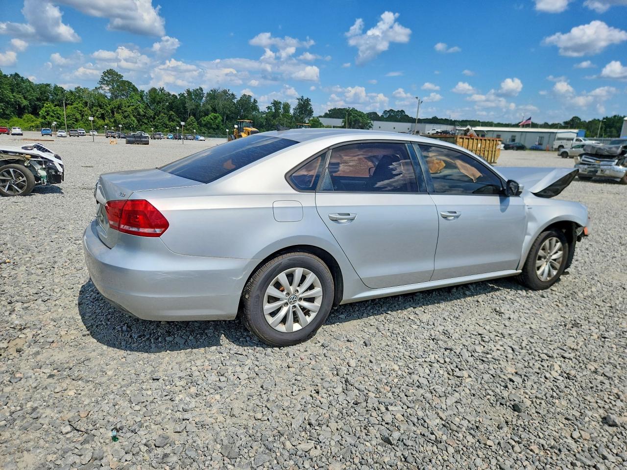 2014 Volkswagen Passat S Silver vin: 1VWAT7A31EC074348