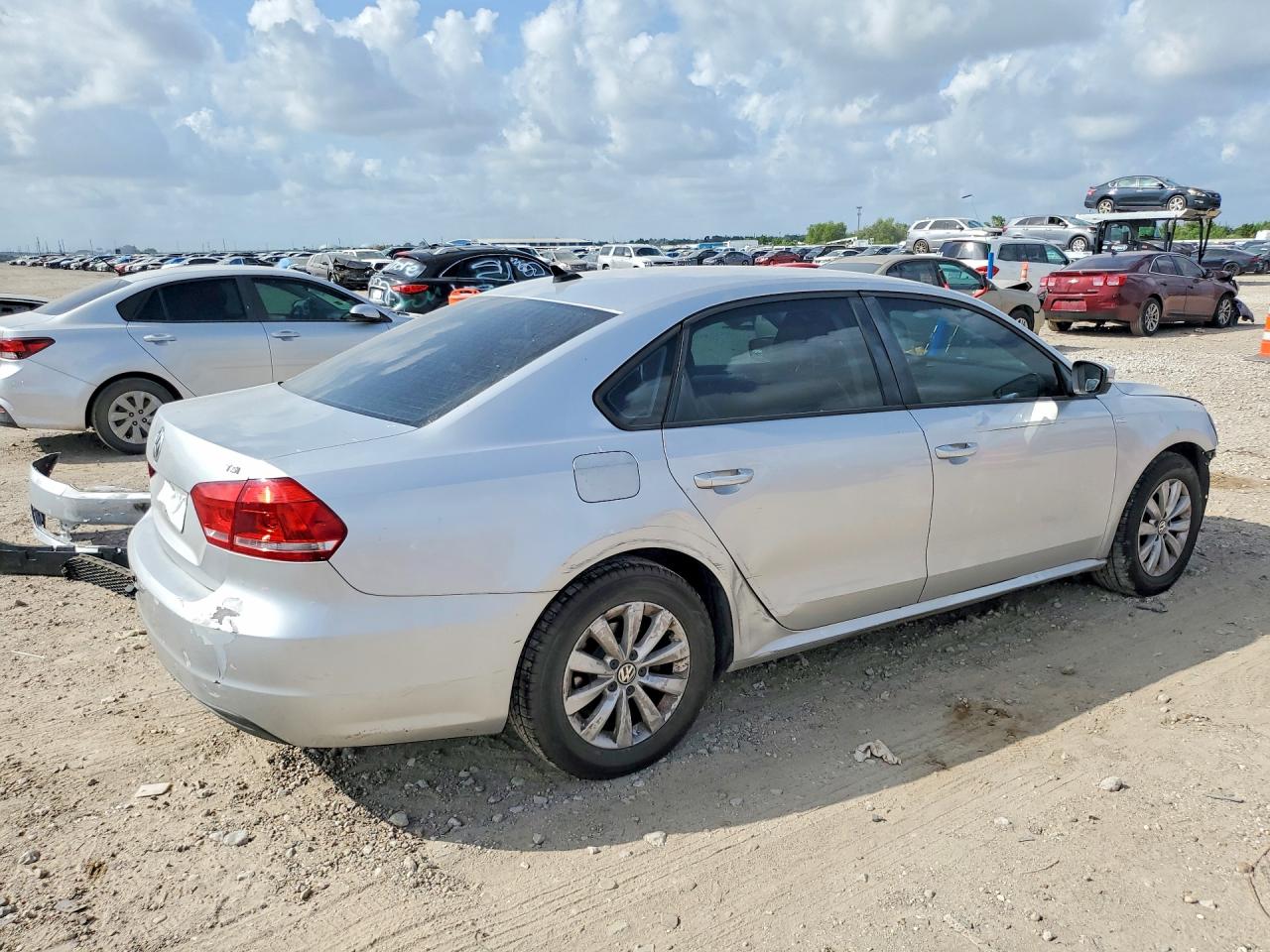 2015 Volkswagen Passat S Silver vin: 1VWAT7A31FC002731
