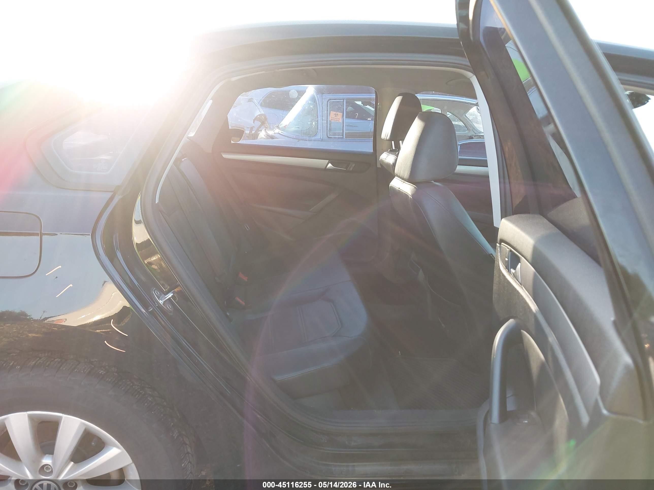 2015 Volkswagen Passat 1.8t Wolfsburg Edition Black vin: 1VWAT7A31FC035101
