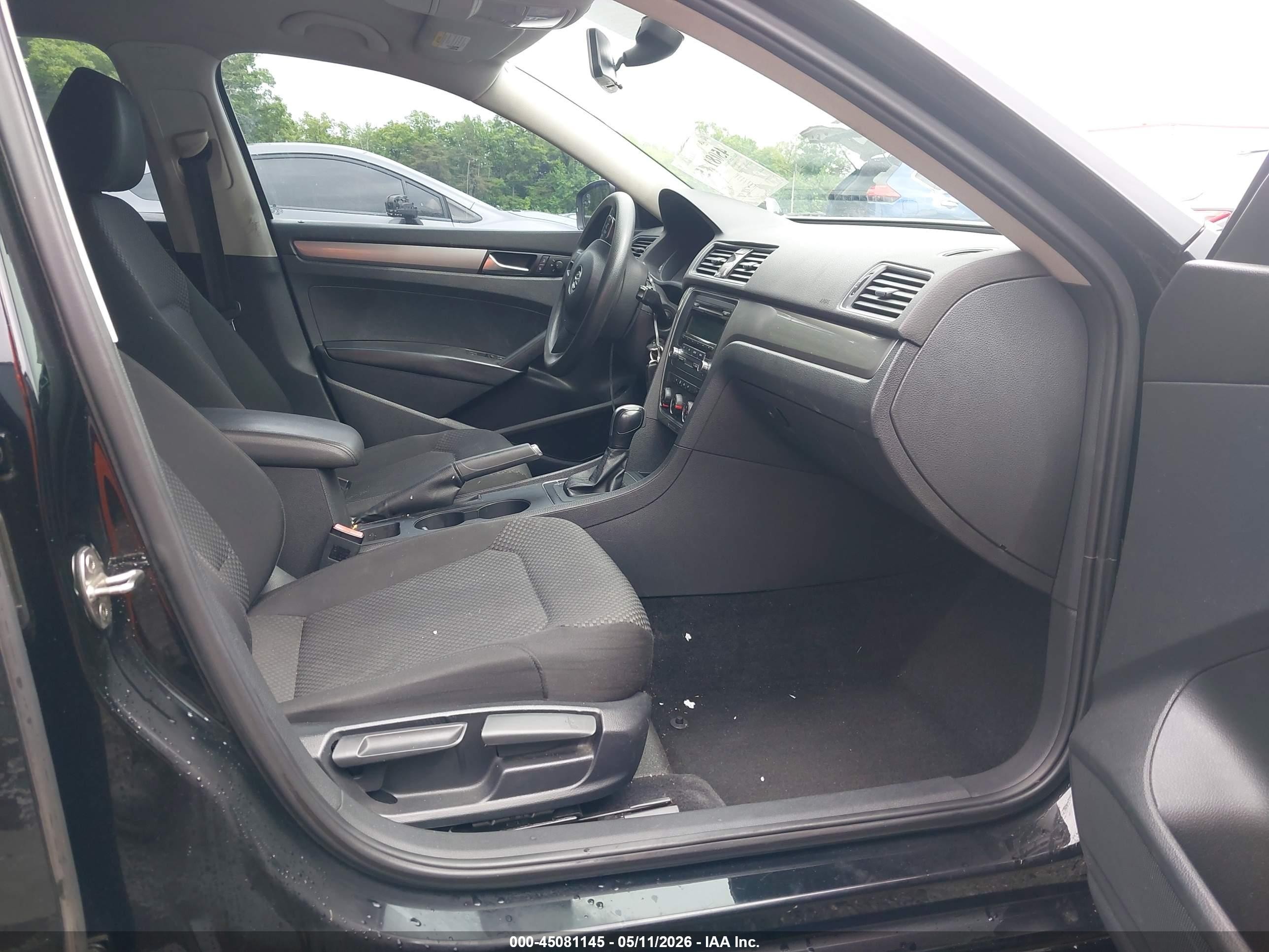 2015 Volkswagen Passat 1.8t S Black vin: 1VWAT7A31FC040976
