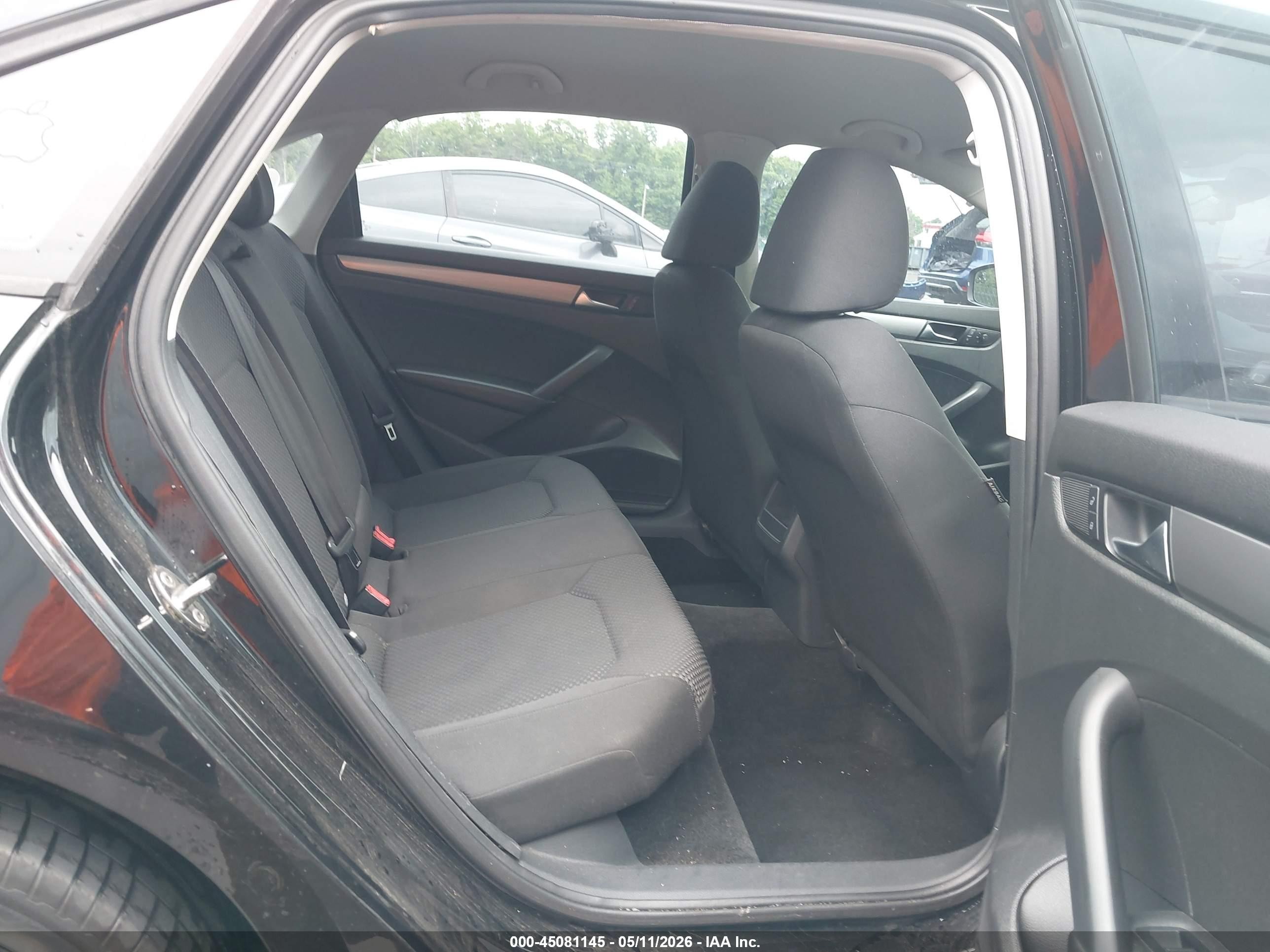 2015 Volkswagen Passat 1.8t S Black vin: 1VWAT7A31FC040976