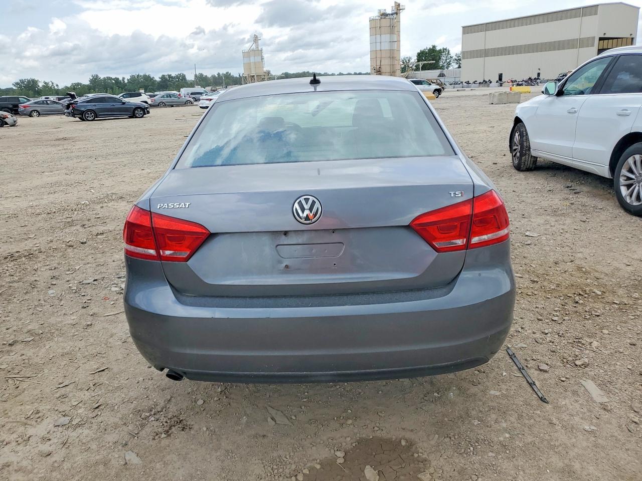 2015 Volkswagen Passat S Gray vin: 1VWAT7A31FC043764