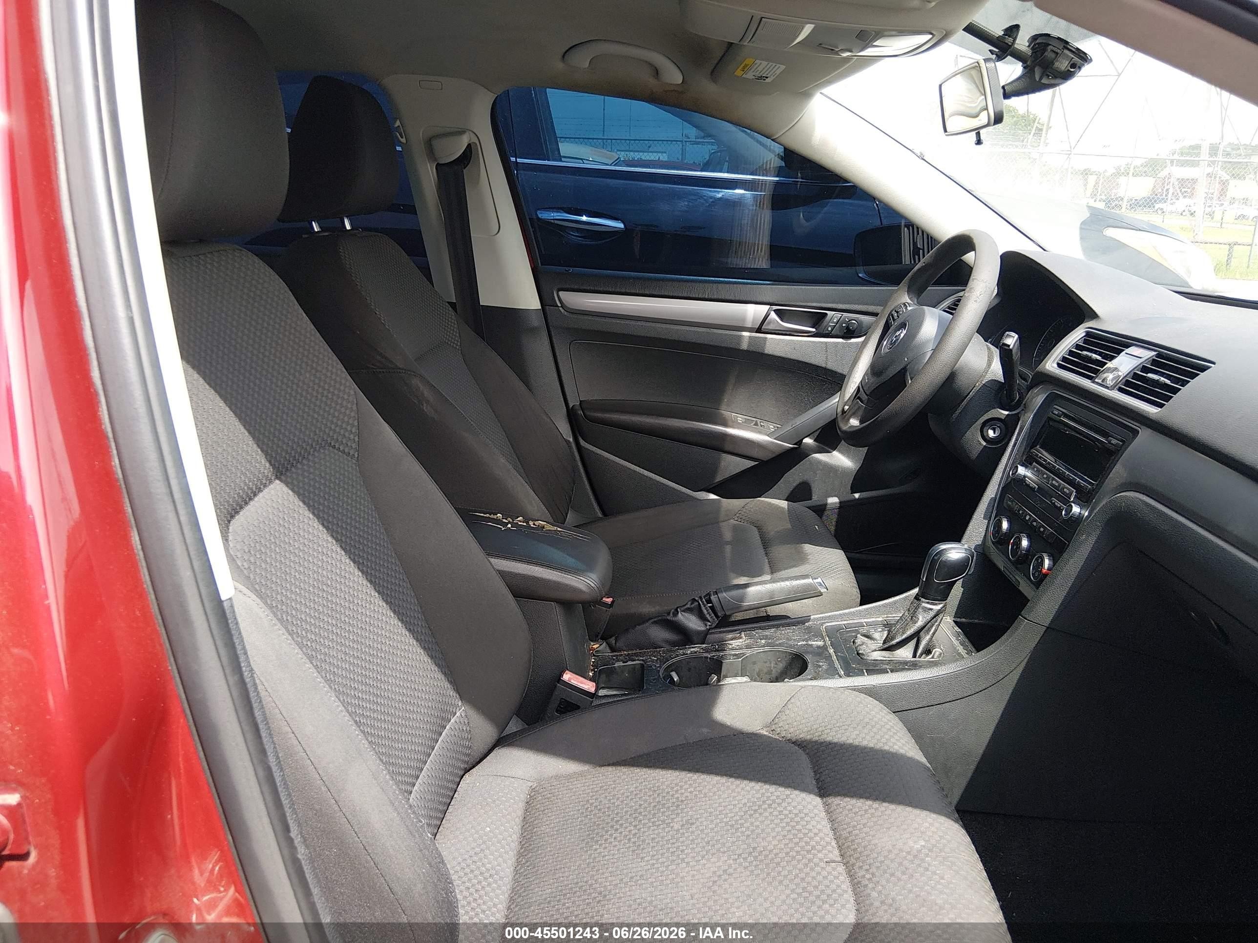 2015 Volkswagen Passat 1.8t S Burgundy vin: 1VWAT7A31FC047393
