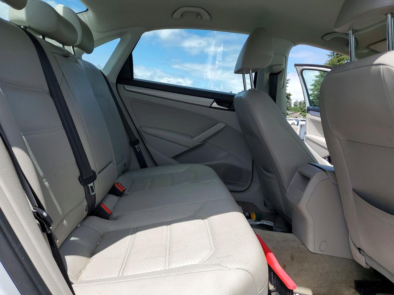 2015 Volkswagen Passat S Silver vin: 1VWAT7A31FC050763