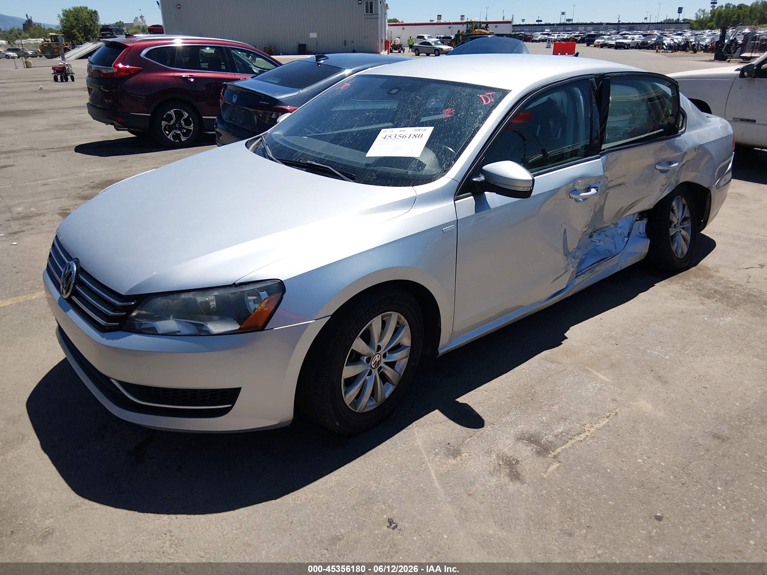 2015 Volkswagen Passat 1.8t Wolfsburg Edition Серебряный vin: 1VWAT7A31FC054182
