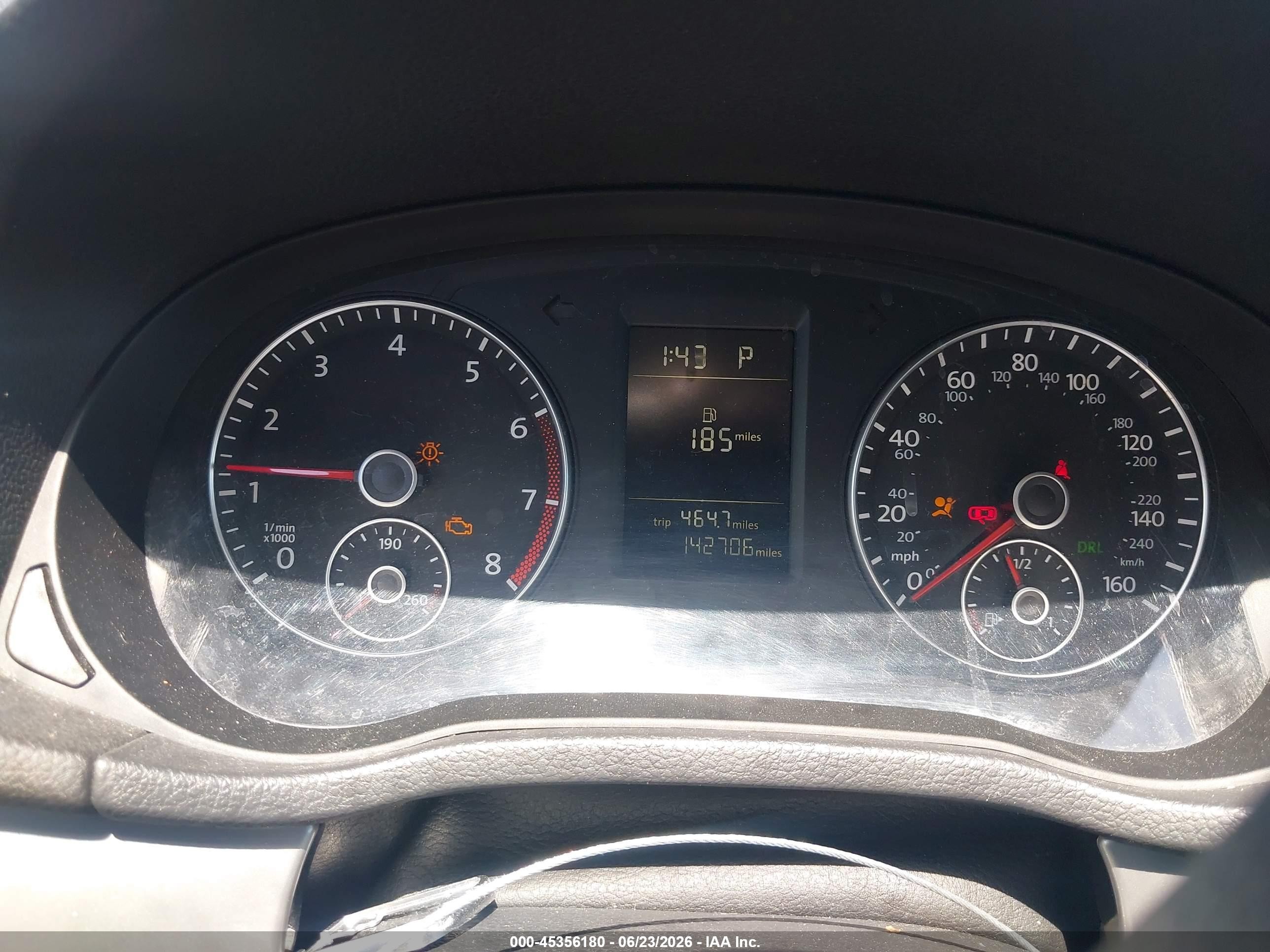 2015 Volkswagen Passat 1.8t Wolfsburg Edition Серебряный vin: 1VWAT7A31FC054182